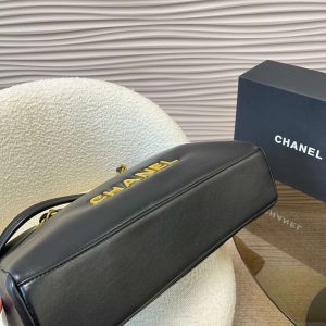 Chanel Bag/ 40 x 31 cm