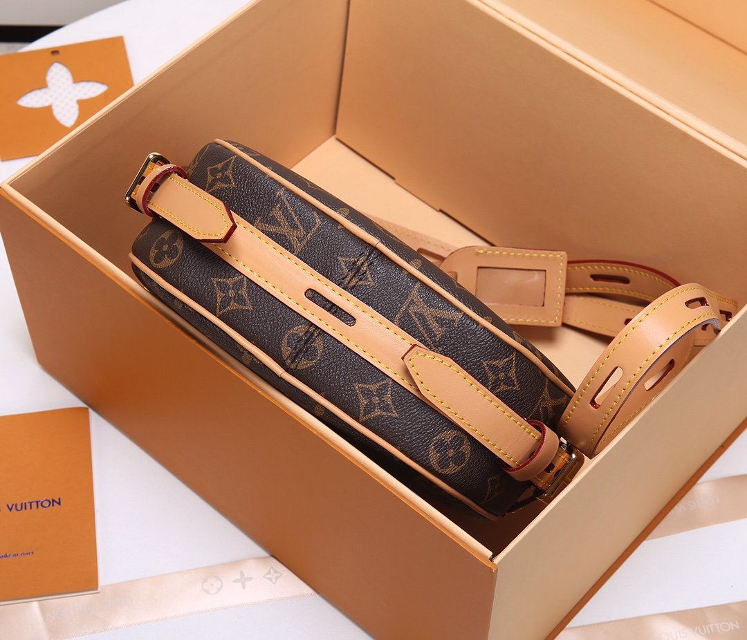 LV BAG/ 20*22.5*8cm
