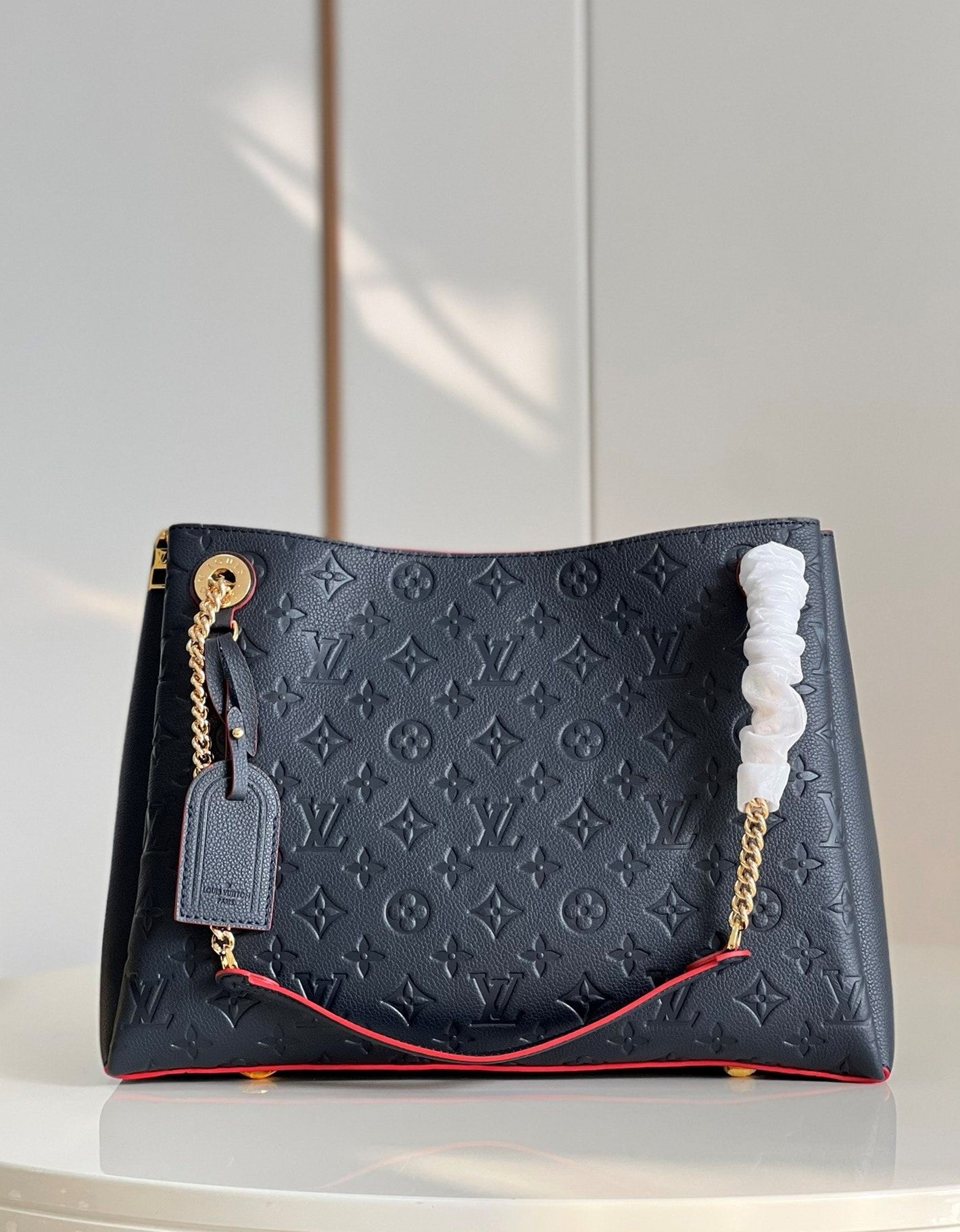 LV BAG/37 x 26 x 15 cm