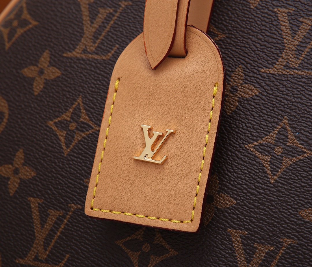 LV BAG/ 20*22.5*8cm
