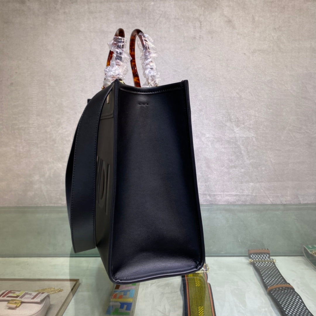FENDI BAG/ 35x17x31cm