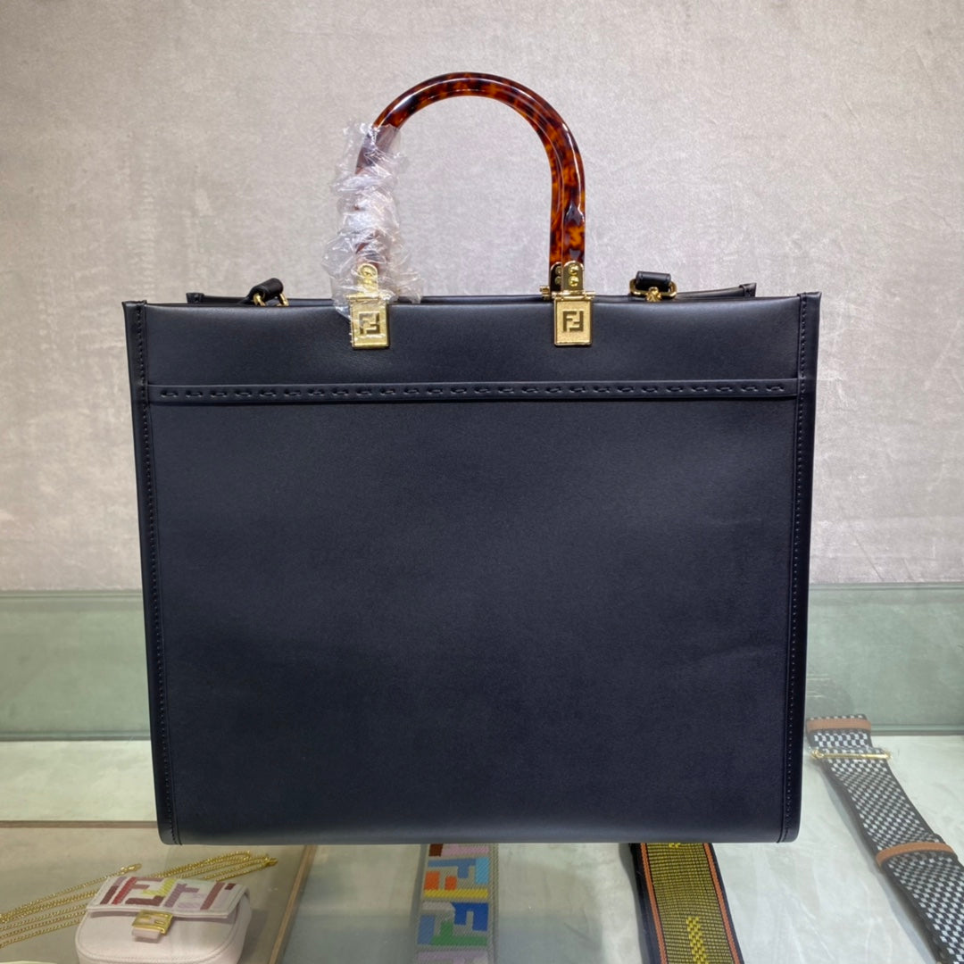FENDI BAG/ 35x17x31cm