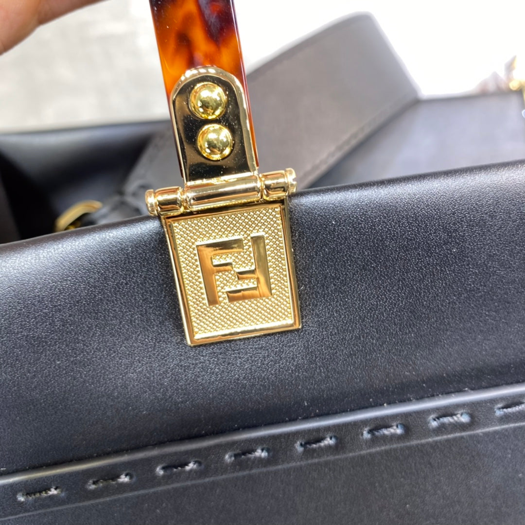 FENDI BAG/ 35x17x31cm
