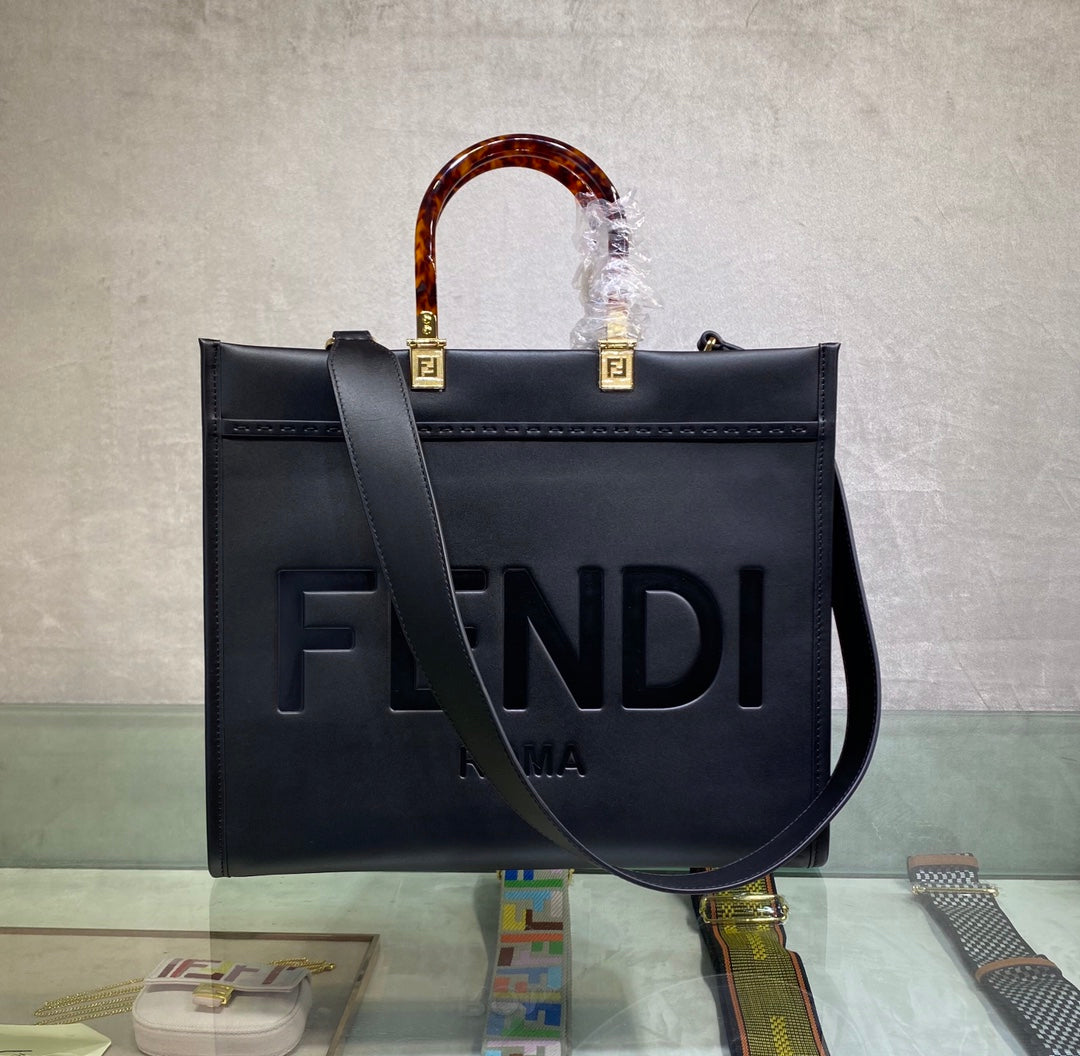 FENDI BAG/ 35x17x31cm