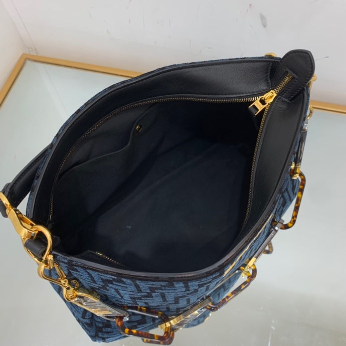 FENDI BAG/ 36X23.5X14cm