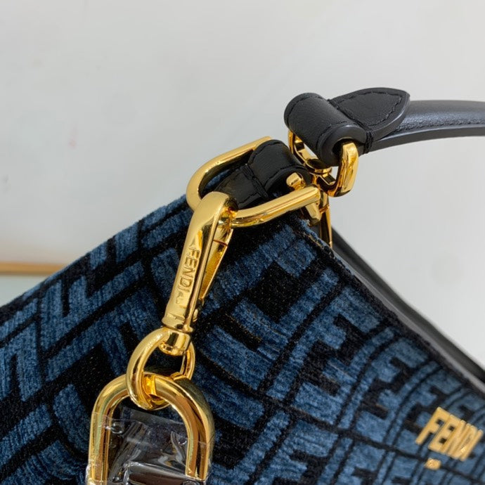 FENDI BAG/ 36X23.5X14cm