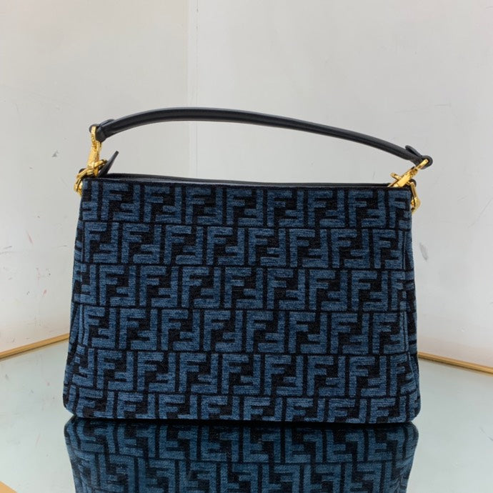 FENDI BAG/ 36X23.5X14cm
