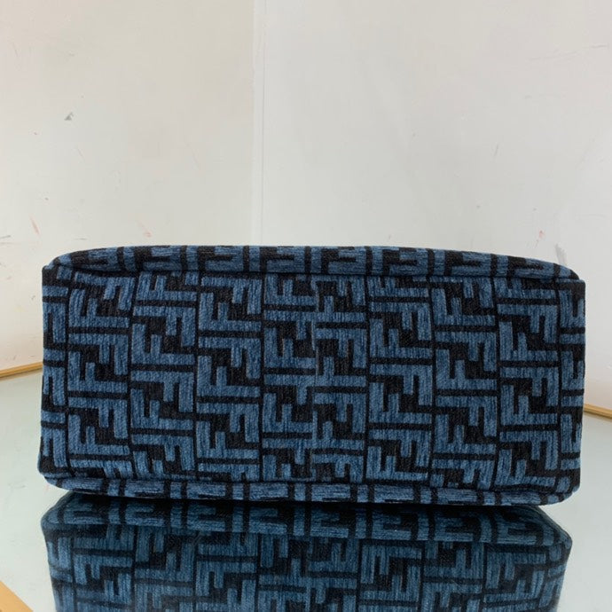 FENDI BAG/ 36X23.5X14cm