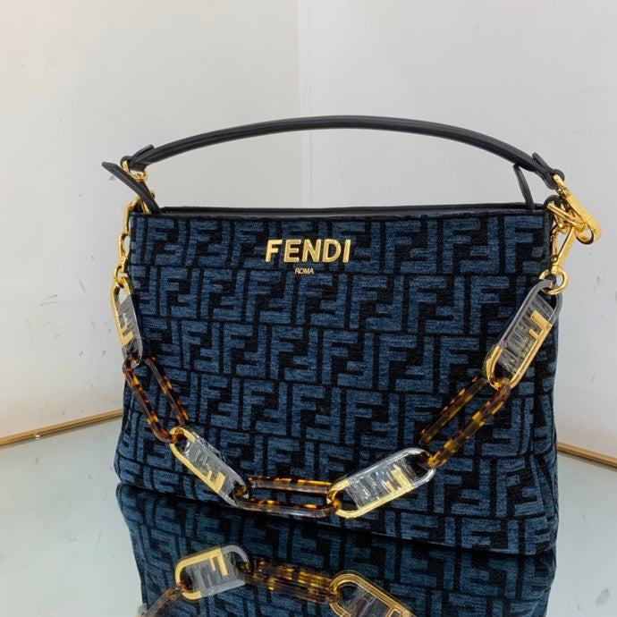 FENDI BAG/ 36X23.5X14cm
