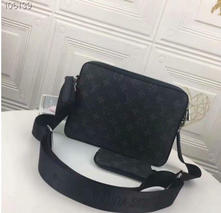 Size 27 x 4.5 x 18.5cm