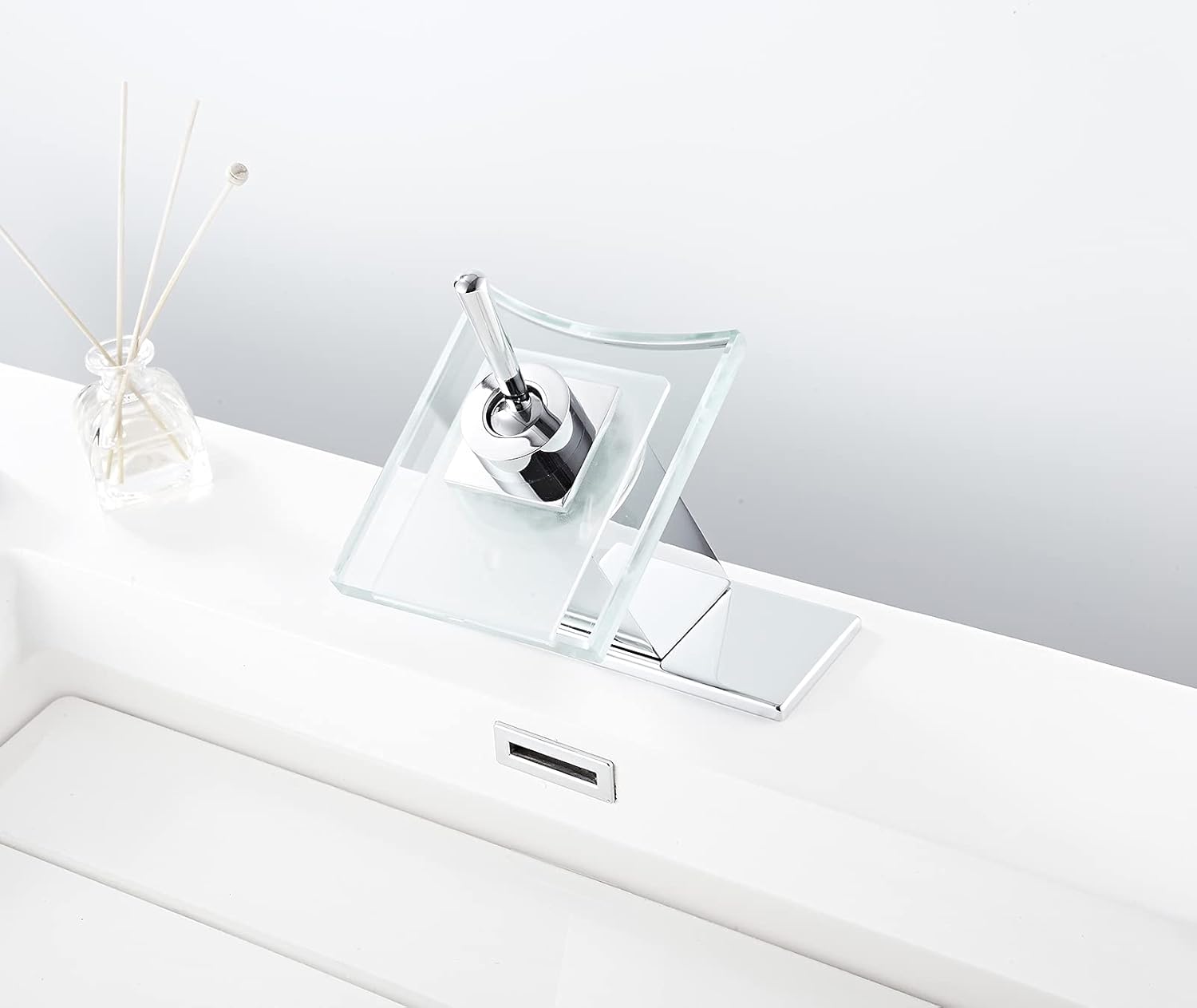 Bathroom Faucet Glass Spout Waterfall One Handle Single Hole Basin Vanity Bathroom Sink Faucet Chrome Modern Solid Brass Lavatory Bath Bathtub Faucets Mixer Tap Commercial Unique Designer