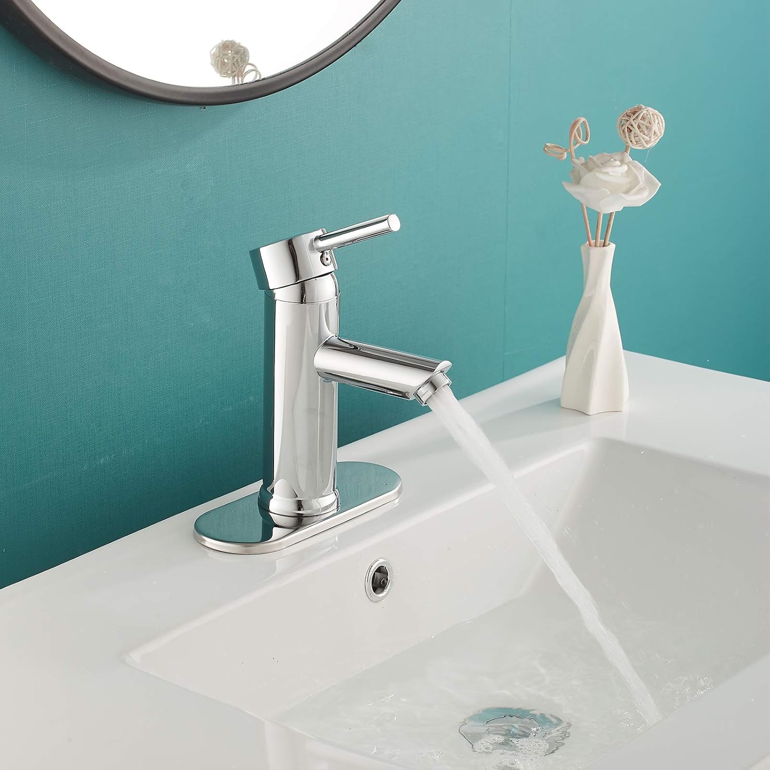 Bathroom Sink Faucet Chrome Single Handle One Hole with Deck Plate Aerator Spout Vanity Basin Bath Sink Faucet Brass Lavatory Deck Mount