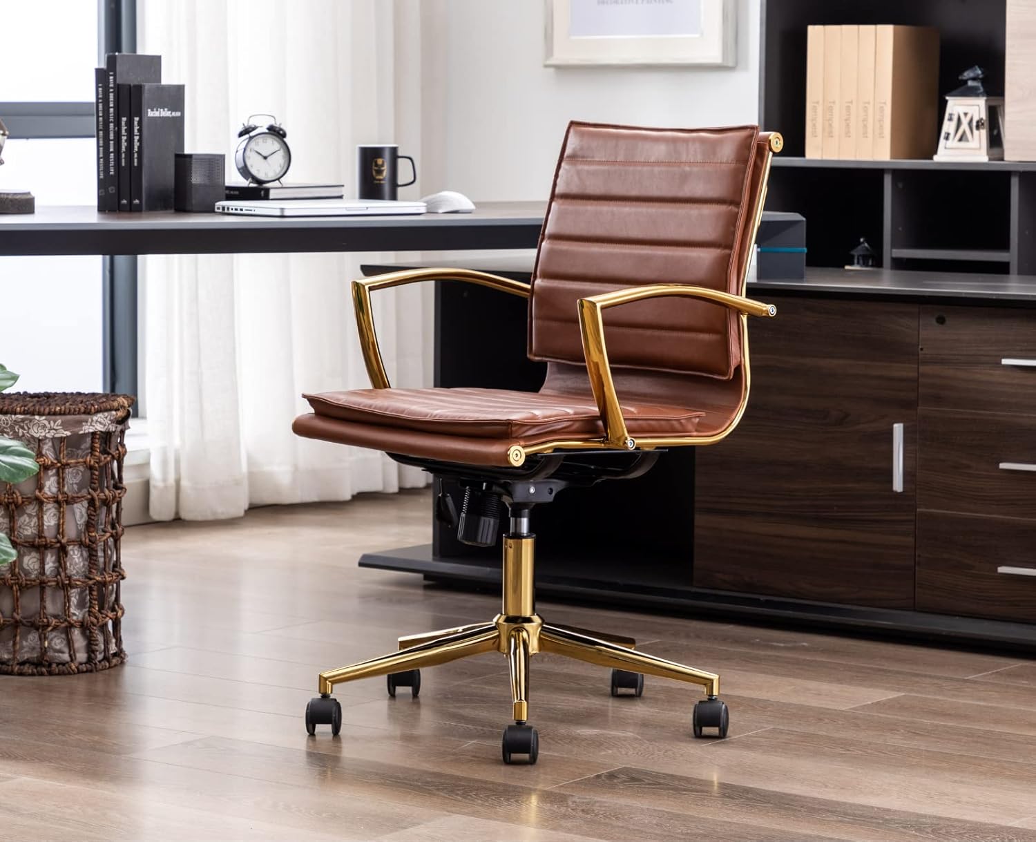 Modern Leather Office Chair Comfortable Home Office Desk Chair with Wheels and Arms Gold Base Conference Chair Ergonomic Computer Task Chair