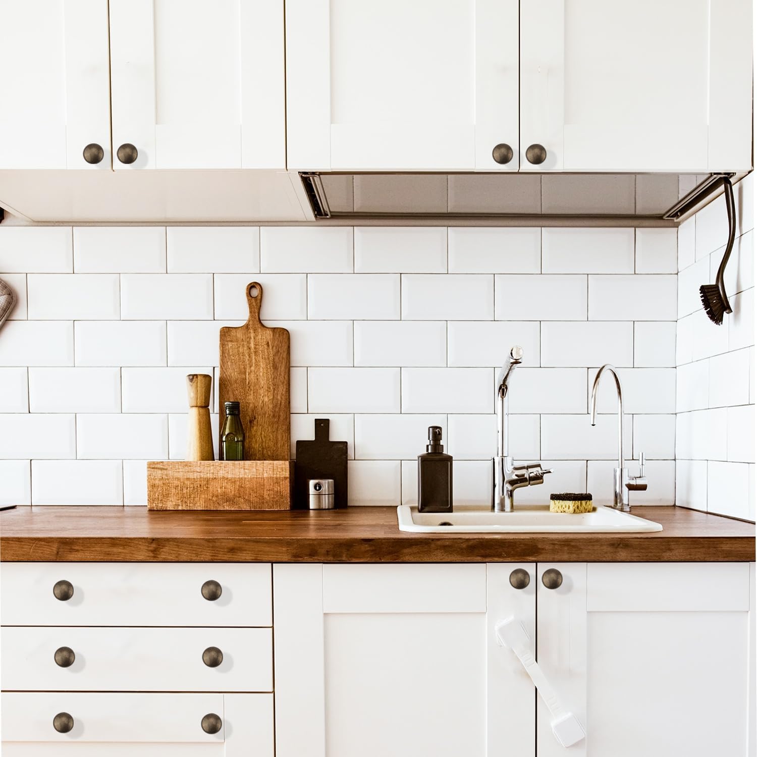 4 PCS 1.0'' x 0.9'' Antique Style Brass Simple and Elegant Pulls Solid Hardware Knobs for Furniture Cabinet Closet Drawer Box Door Handles(Antique Brass)