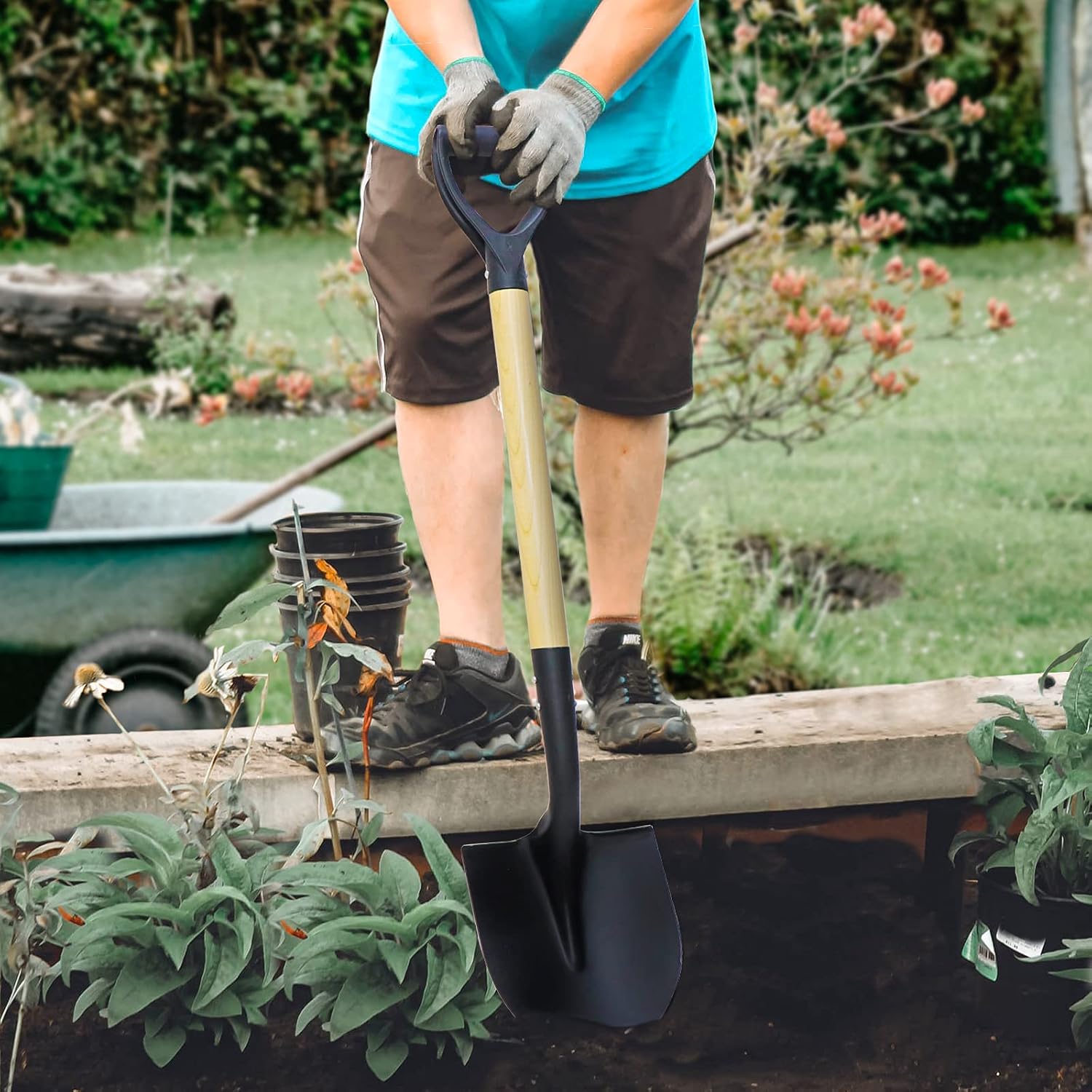 Shovel for Digging,Round Shovel, Garden Tool with D-Handle, 41 Inches in Overall Length, Wooden Handel Garden Shovel