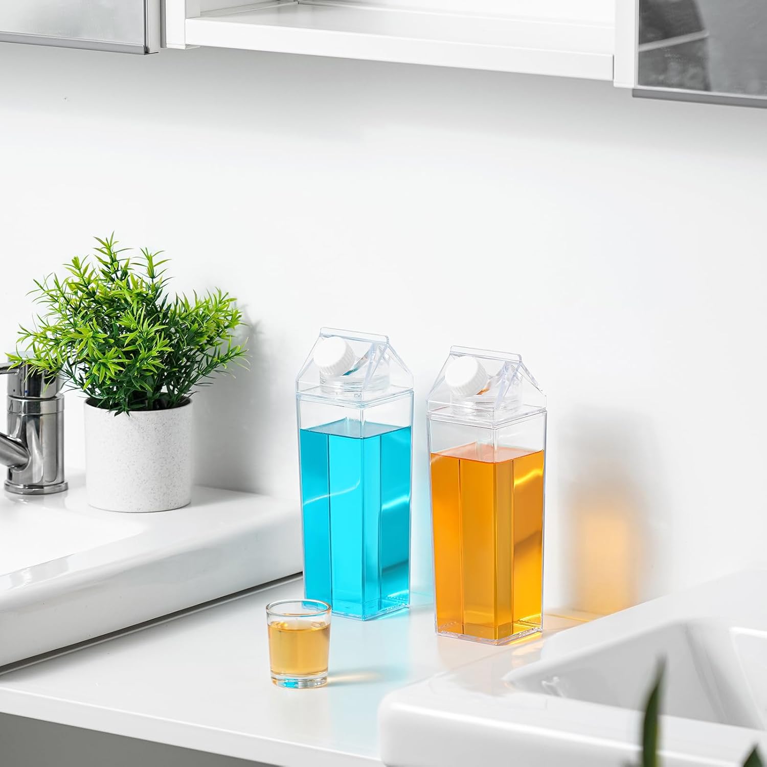 Plastic Mouthwash Dispenser for Bathroom, Mouth Wash Container with 2 Glass Cups, Lid 17OZ Clear Refillable Mouthwash Bottle Decanter, Set of 2, Square