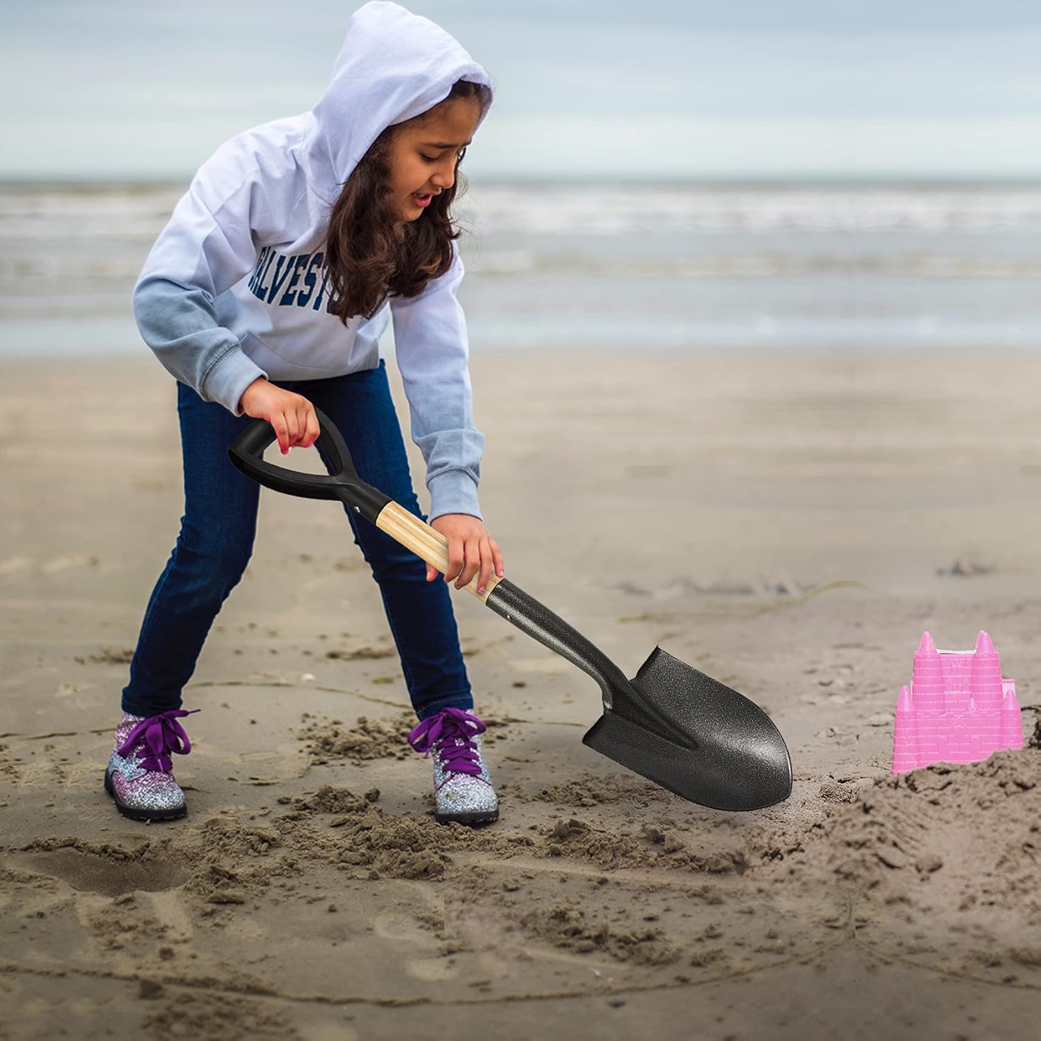 Shovel for Digging, Round Small Shovel with Wooden D-Handle, Metal Garden Shovel for Gardening, 28 Inches