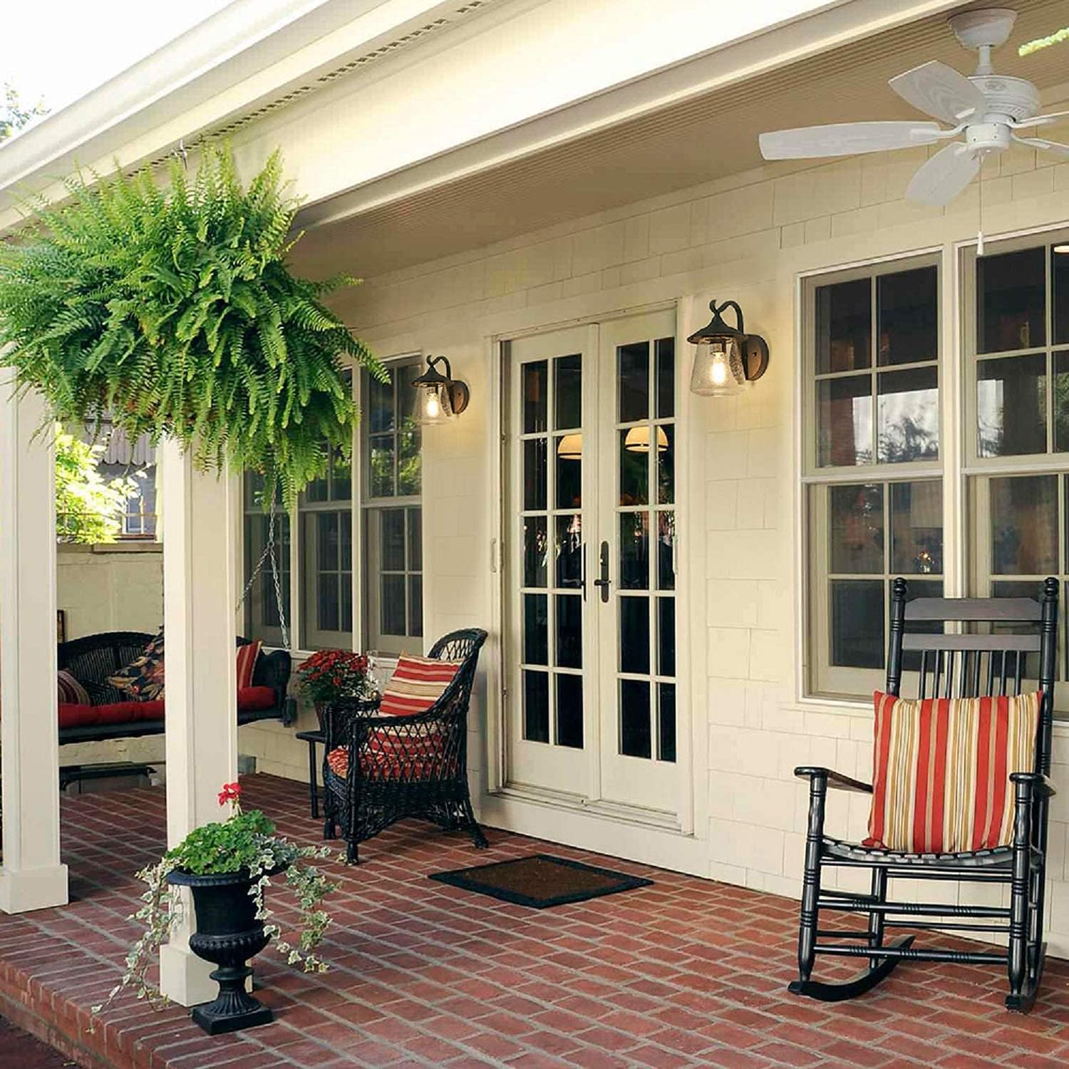 Outdoor Wall Light，Farmhouse Exterior Lantern in Black with Seeded Glass
