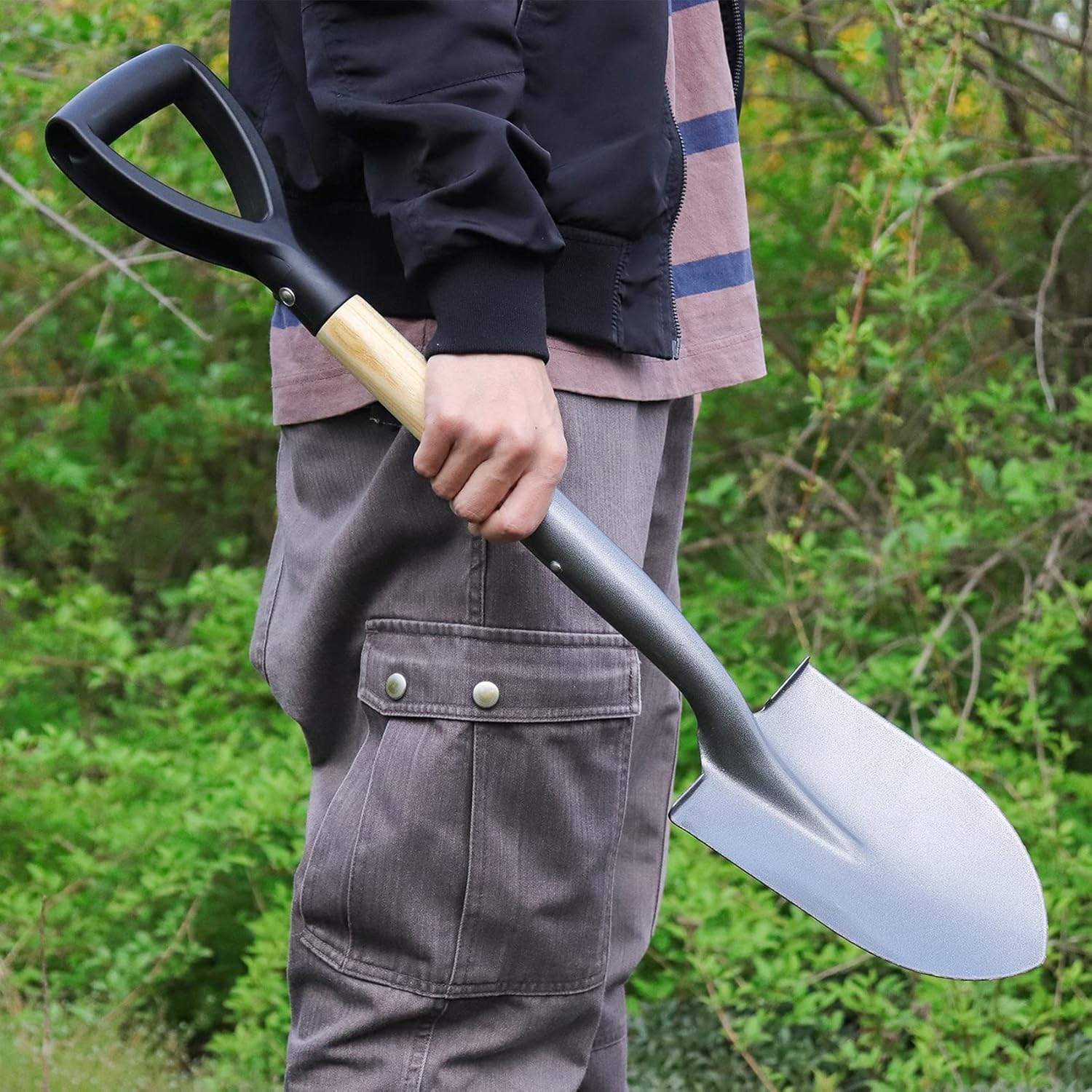 Shovel for Digging, Round Small Shovel with Wooden D-Handle, Metal Garden Shovel for Gardening, 28 Inches