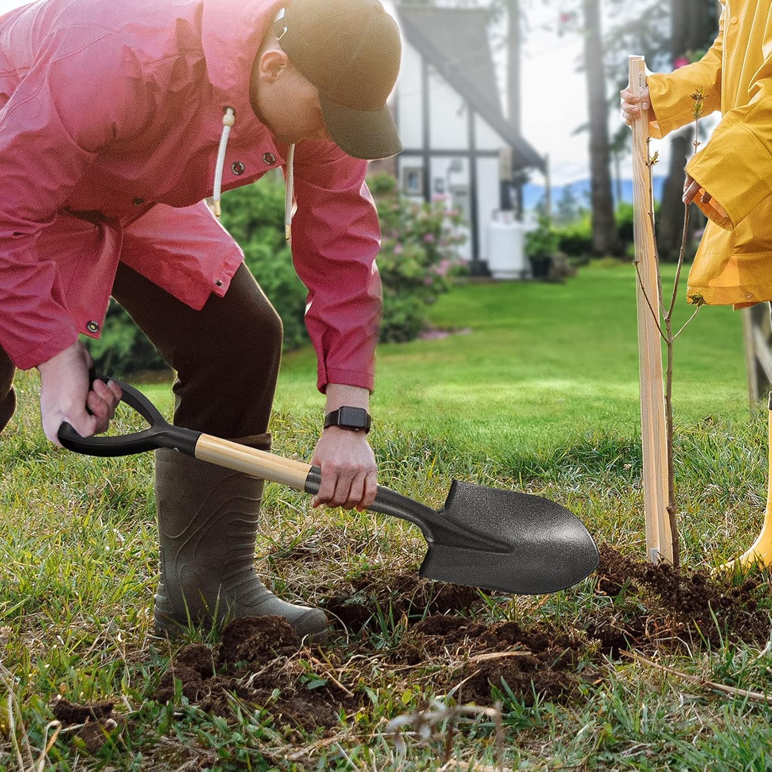 Shovel for Digging, Round Small Shovel with Wooden D-Handle, Metal Garden Shovel for Gardening, 28 Inches