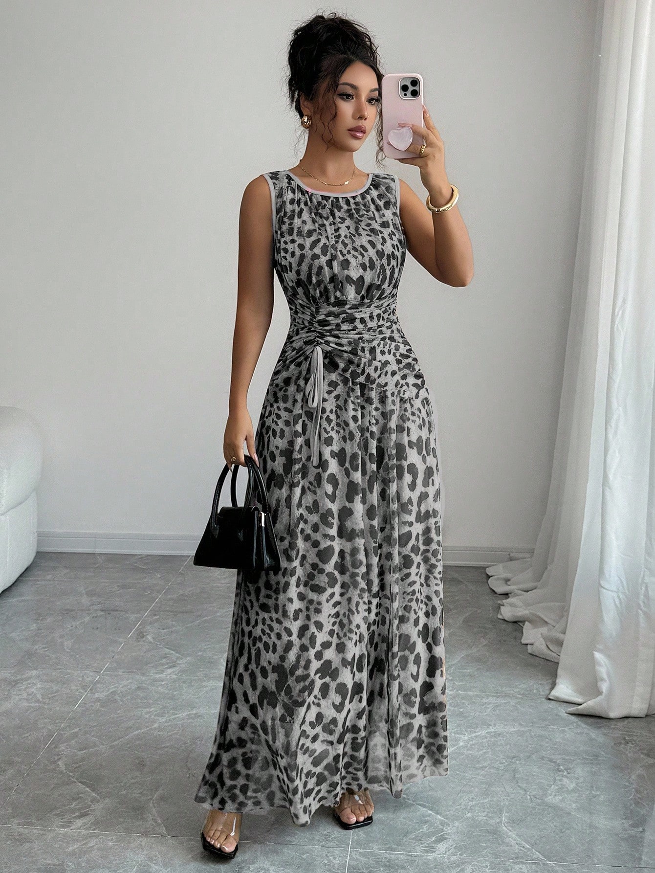 Elegancka i świeża, kwiatowa siateczka w kolorze morelowym, z okrągłym dekoltem i ściągaczem w kształcie litery A, długa sukienka bez rękawów dla kobiet