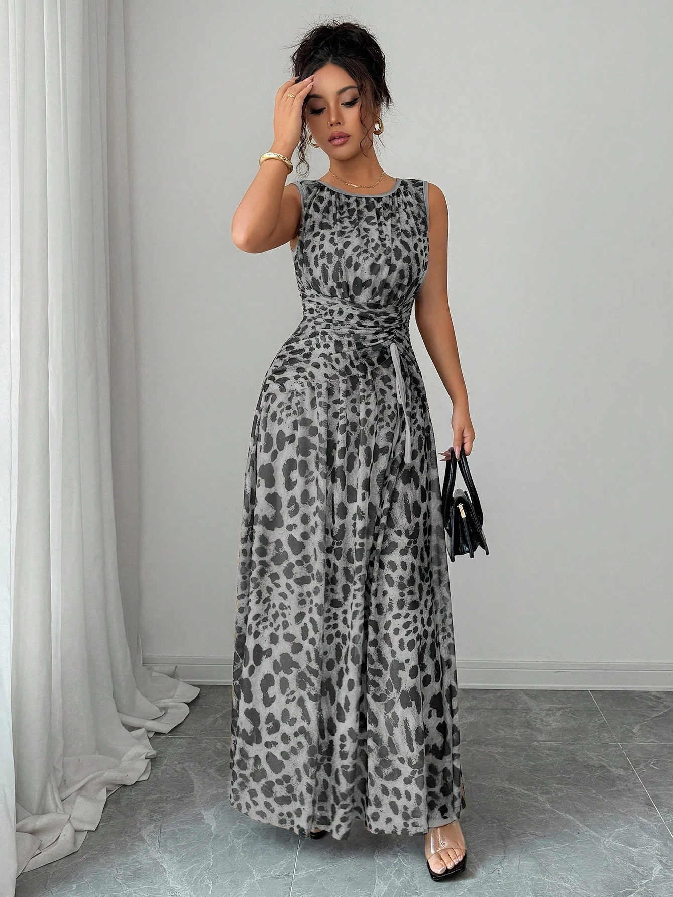 Elegancka i świeża, kwiatowa siateczka w kolorze morelowym, z okrągłym dekoltem i ściągaczem w kształcie litery A, długa sukienka bez rękawów dla kobiet