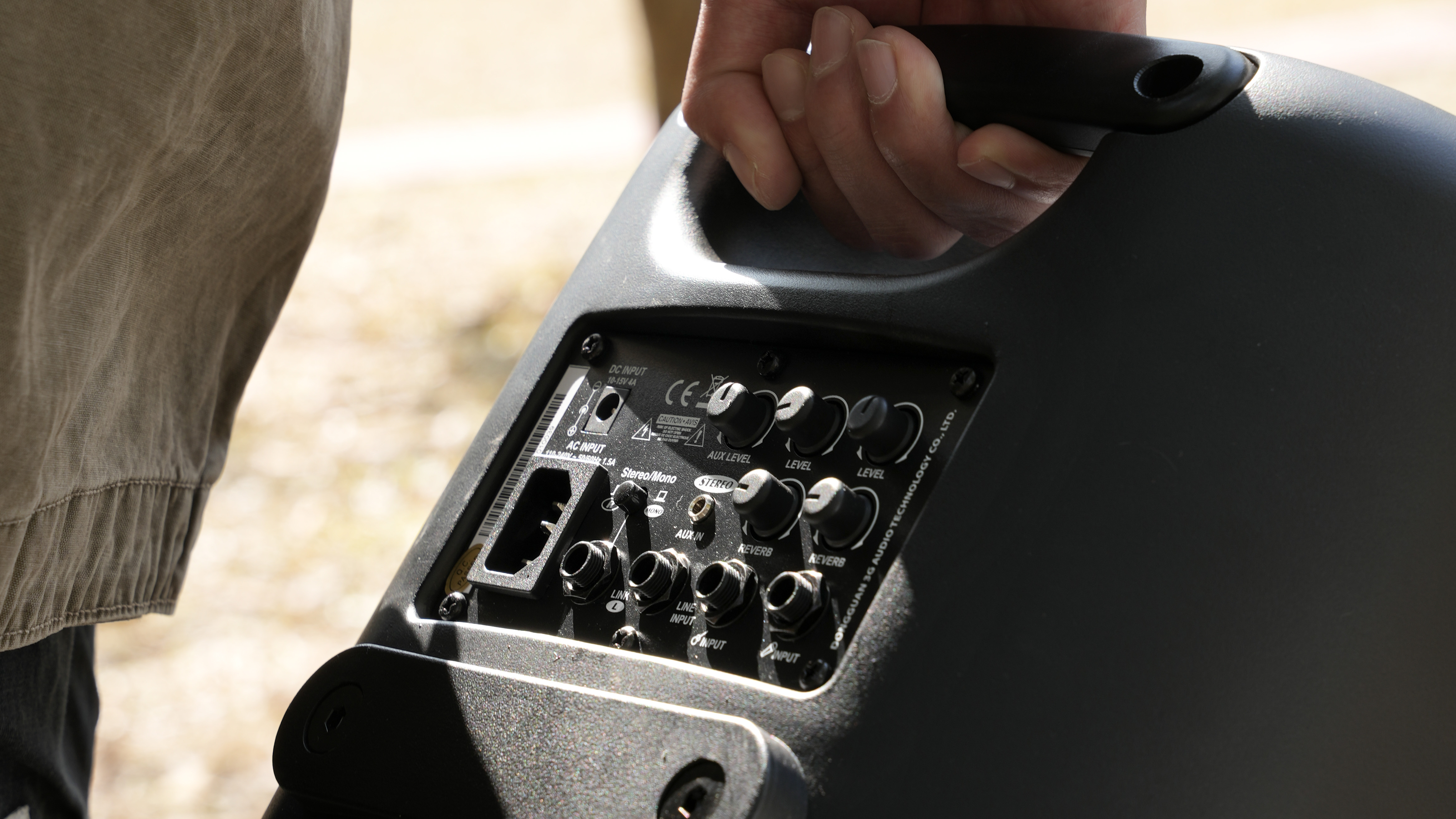 {"default":"Betathree MB3 used for outdoor camping"}
