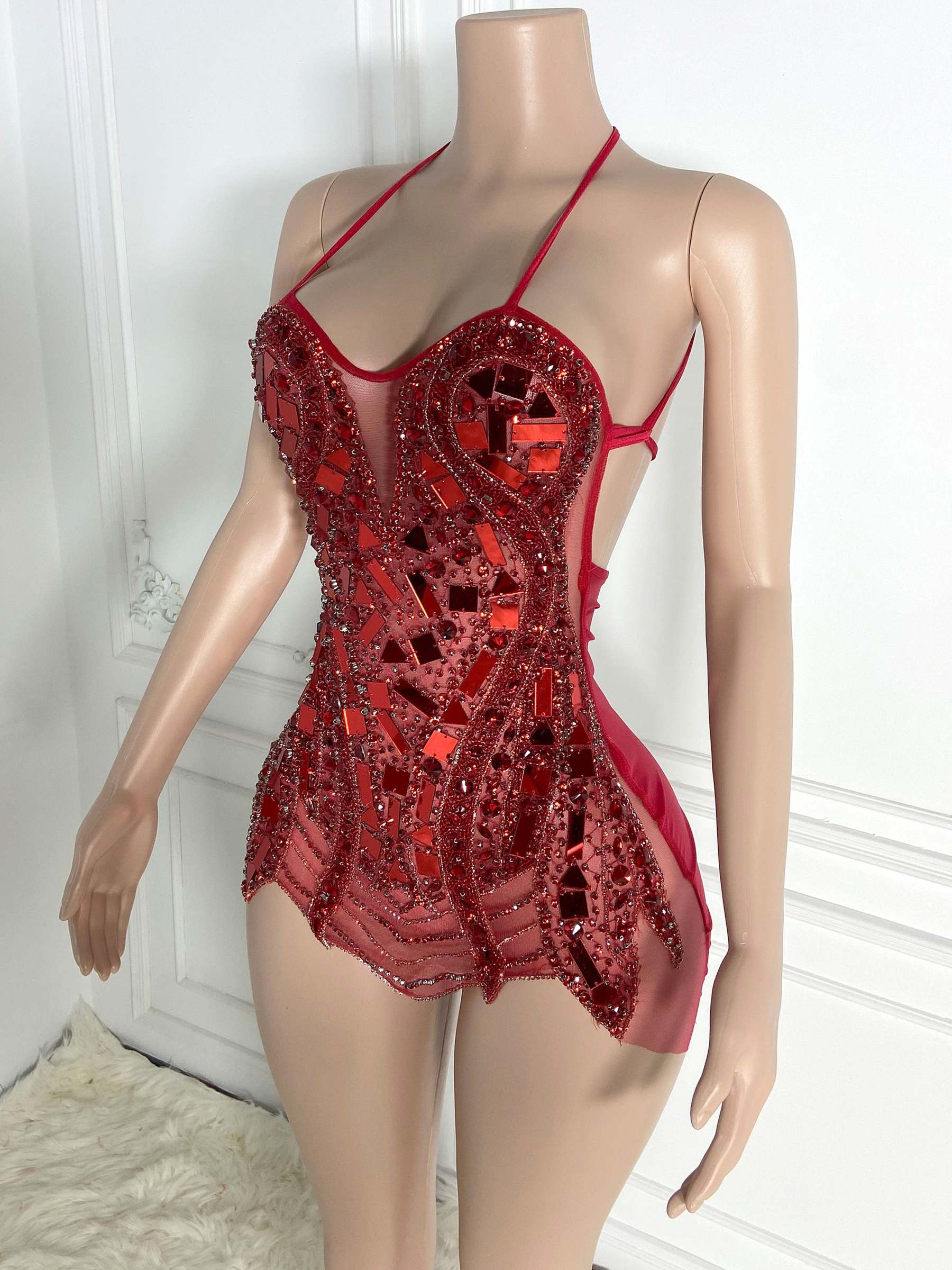 Red Carpet-Worthy Glamour Dress