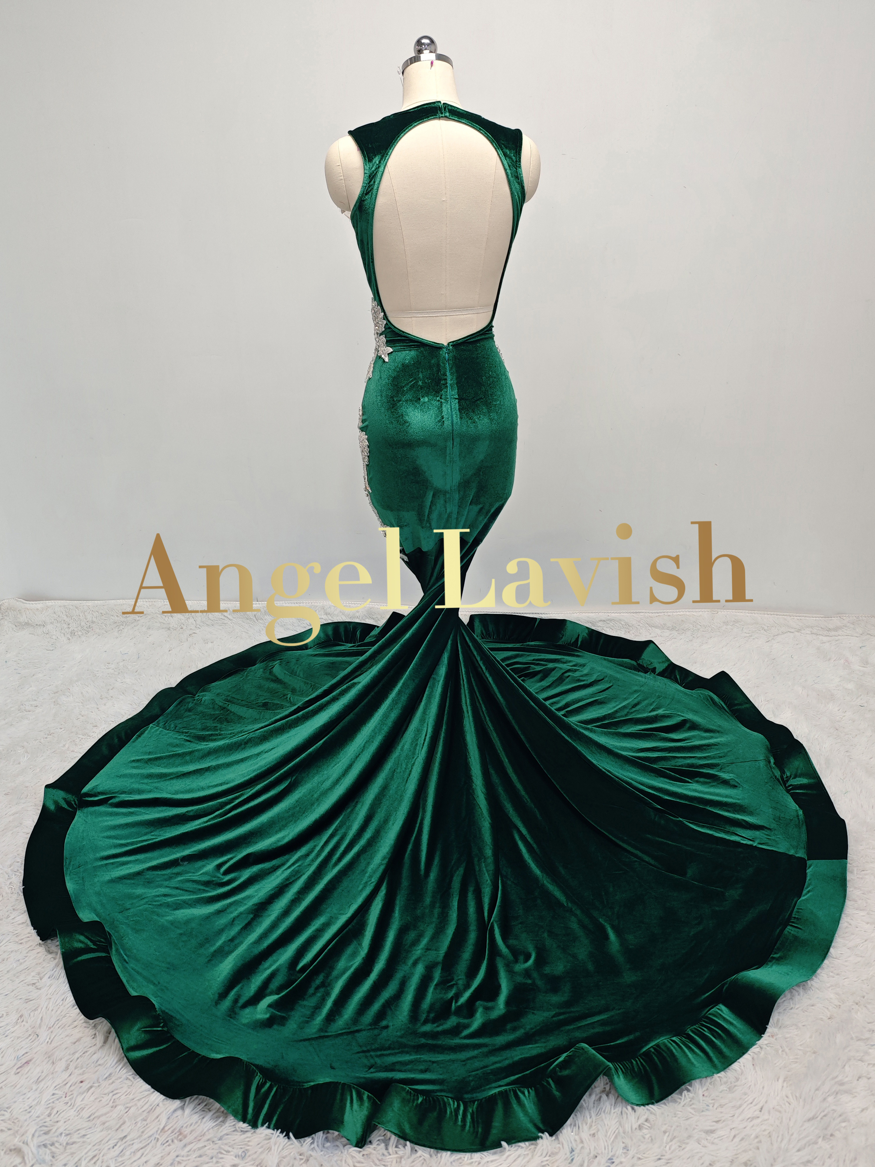 Green Gowns TH230407012