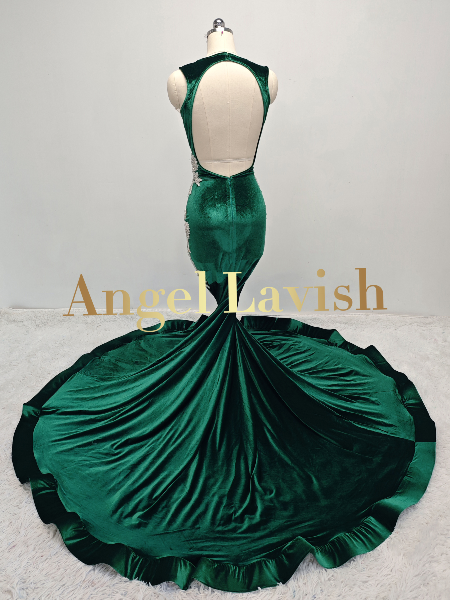 Green Gowns TH230407012