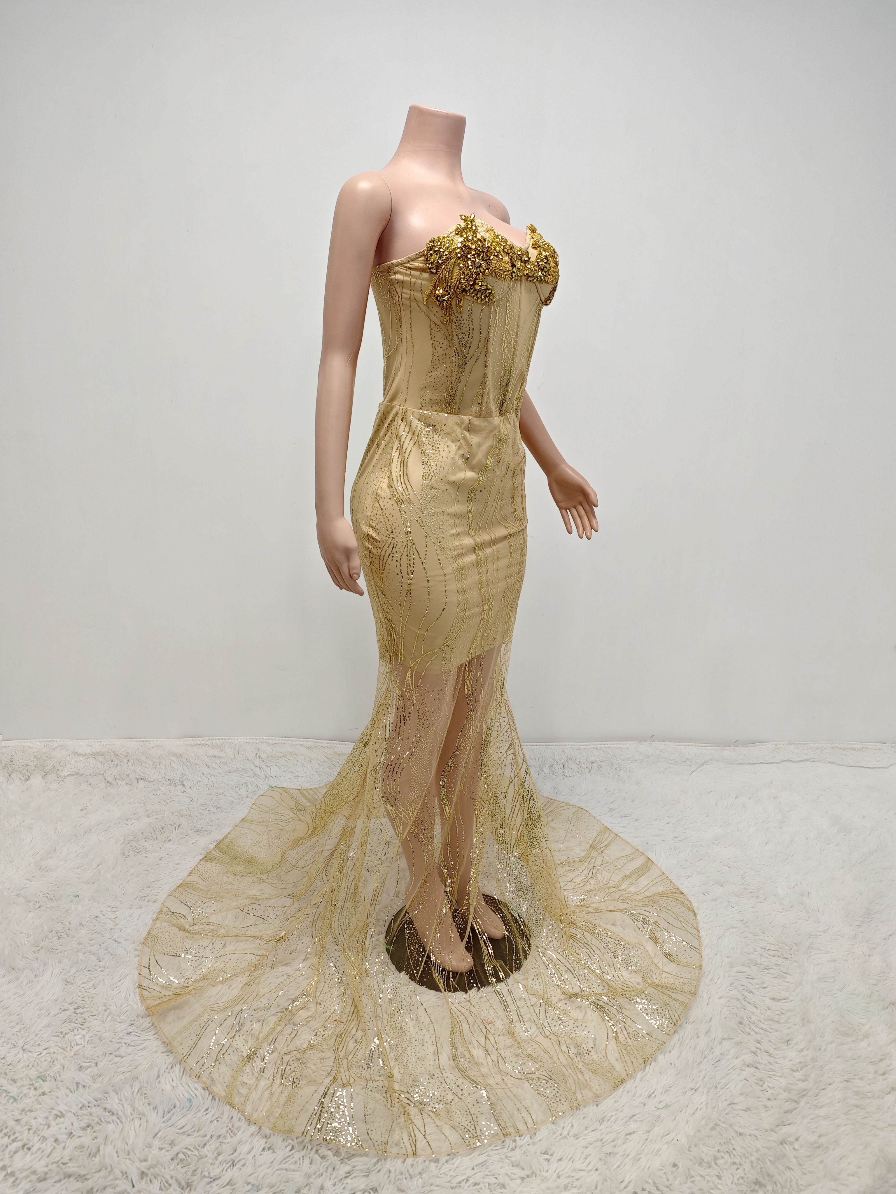 Gold Gowns TH240418121