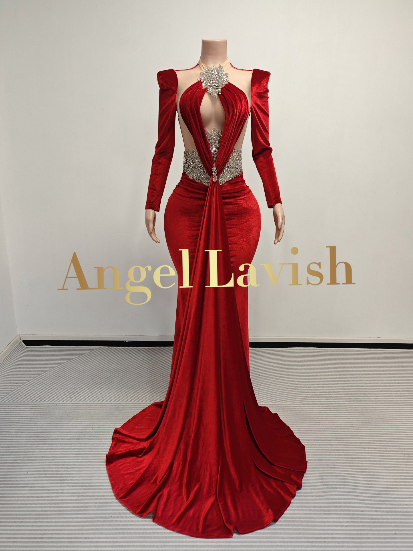 Red Gowns TH2407094
