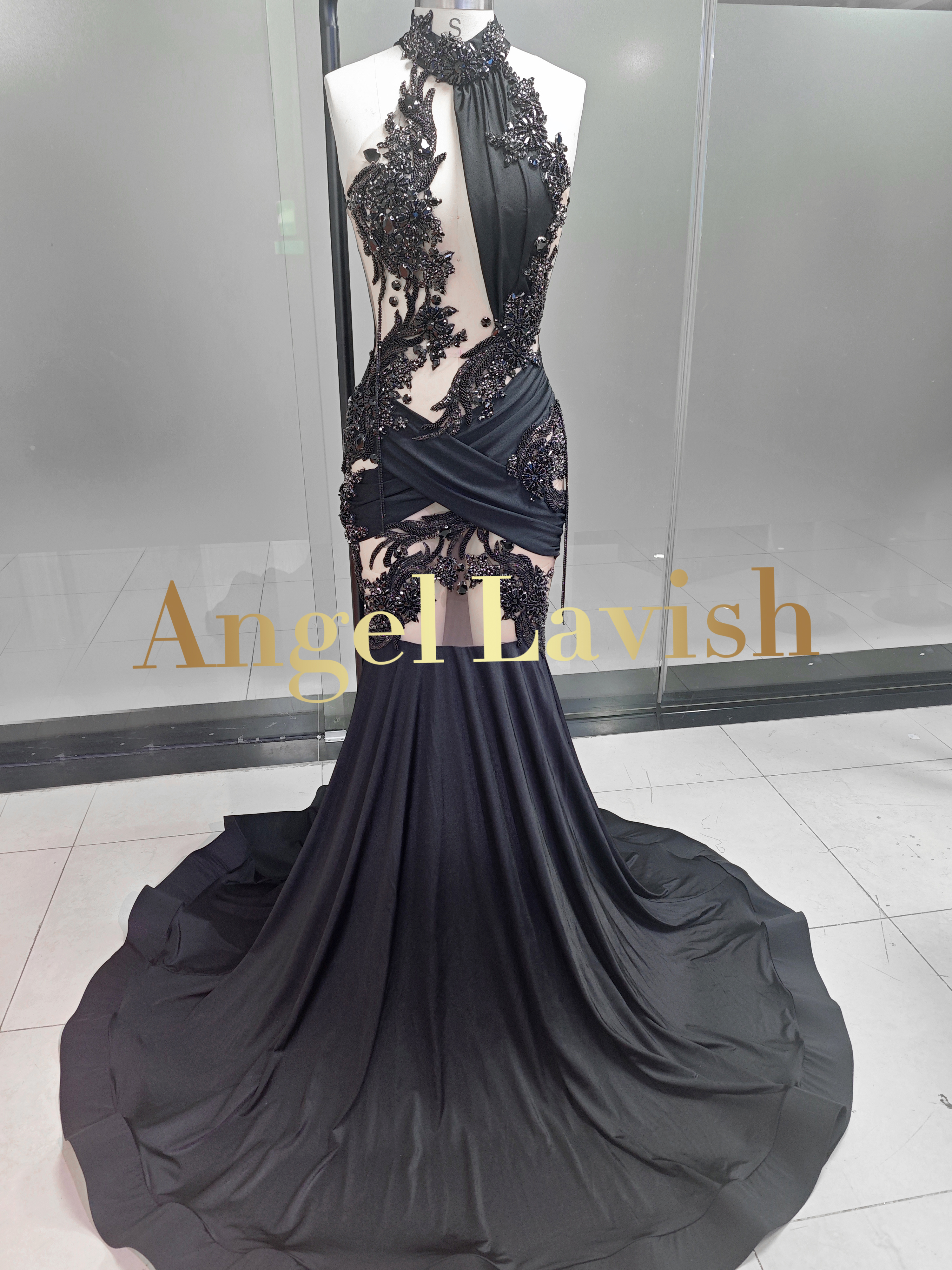 Classic Black Lace Mermaid Gown