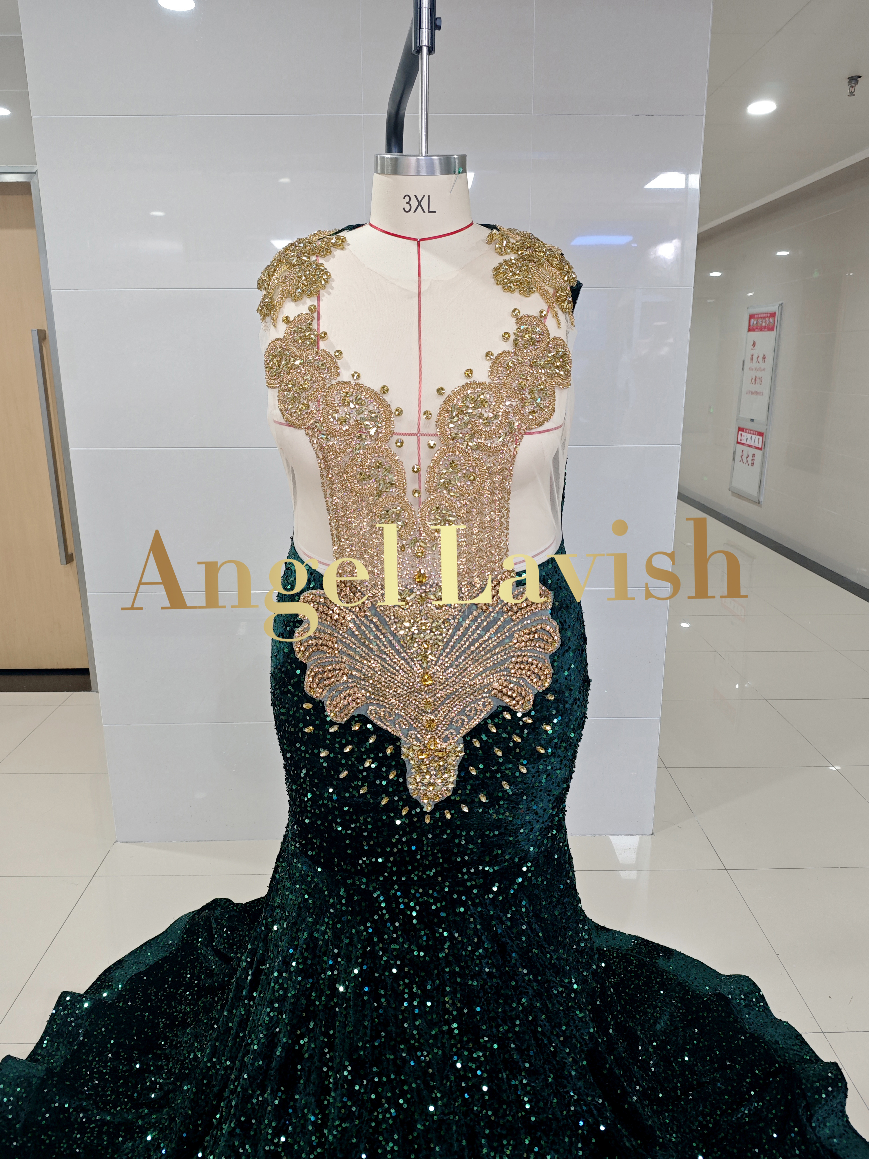 TH26012304 Green Gold