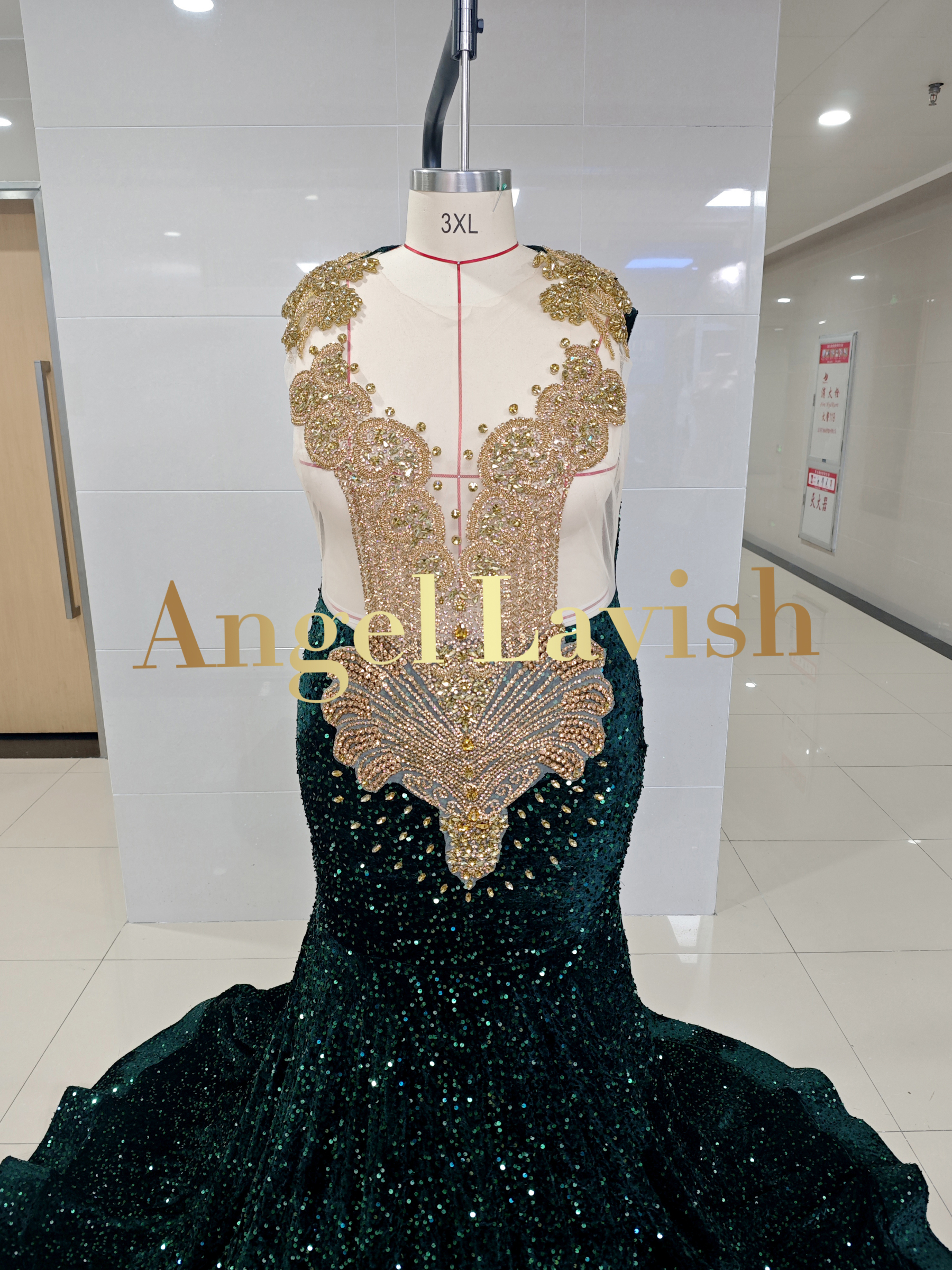 TH26012304 Green Gold