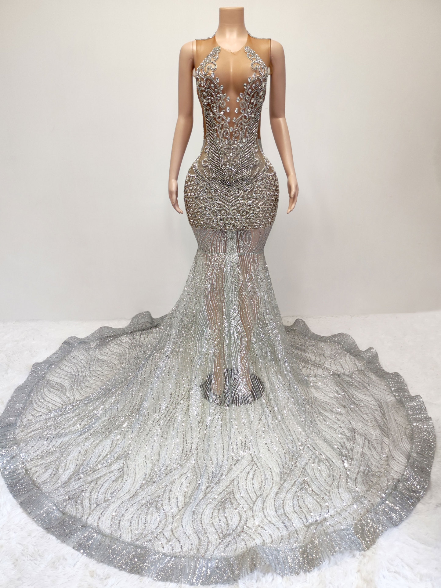 Silver Gowns THM24070071