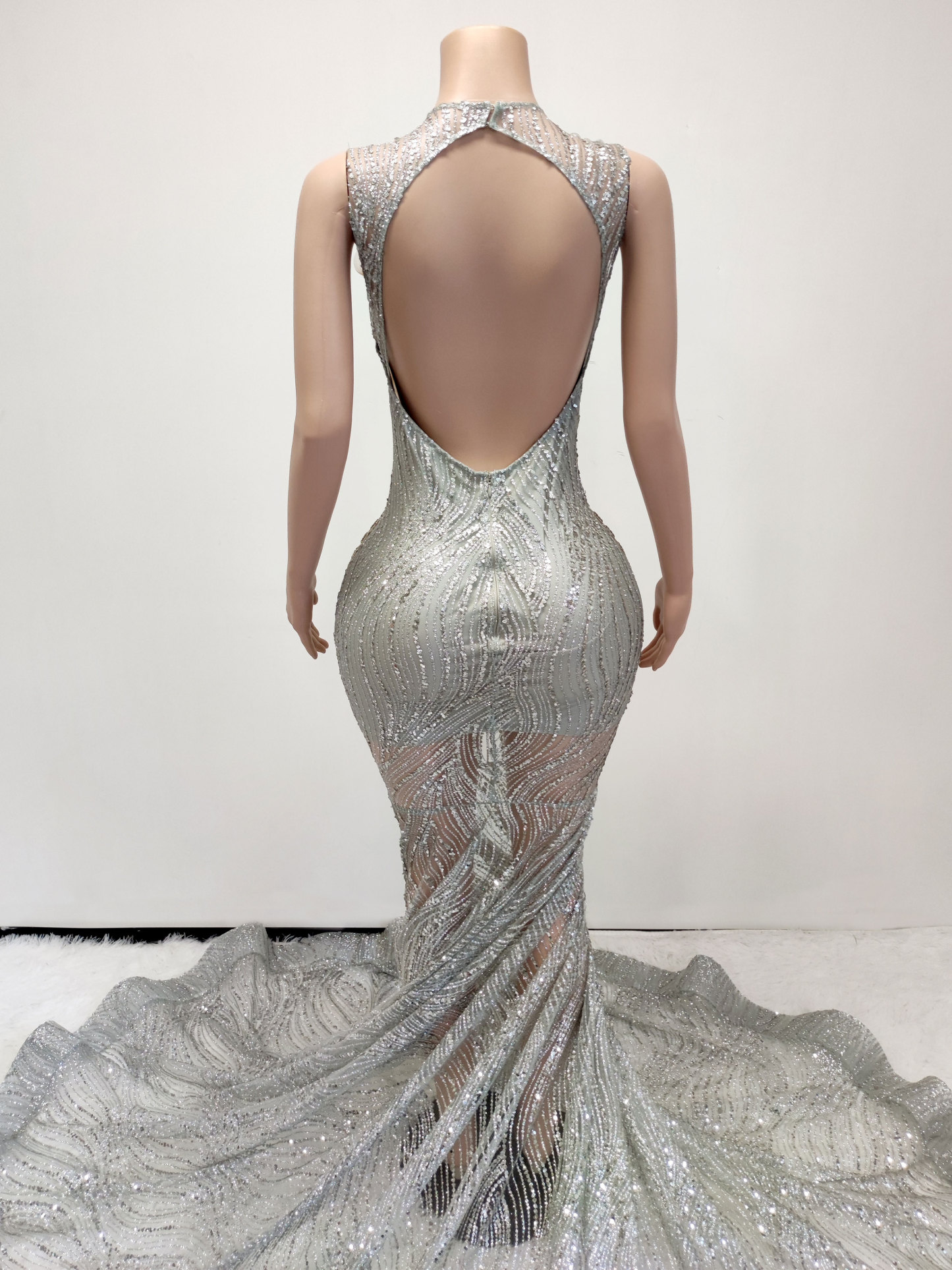 Silver Gowns THM24070071