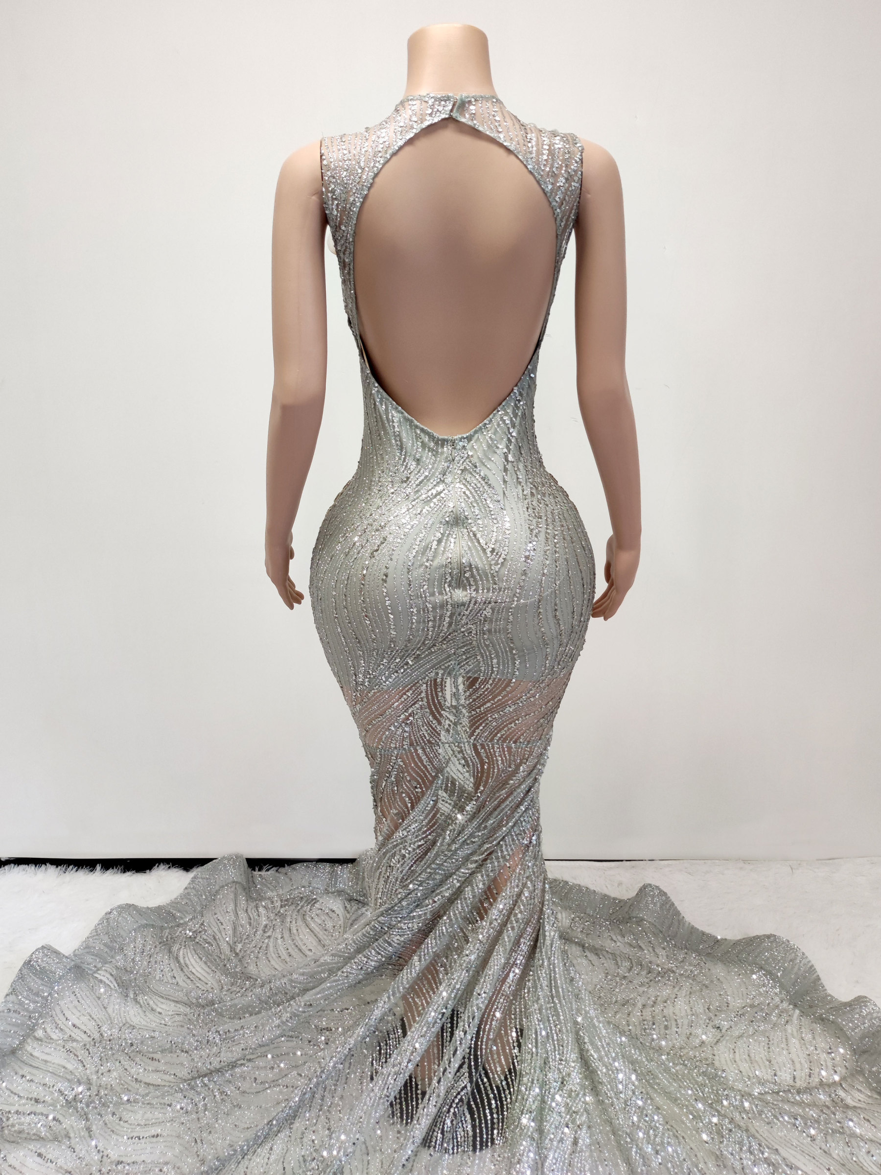 Silver Gowns THM24070071