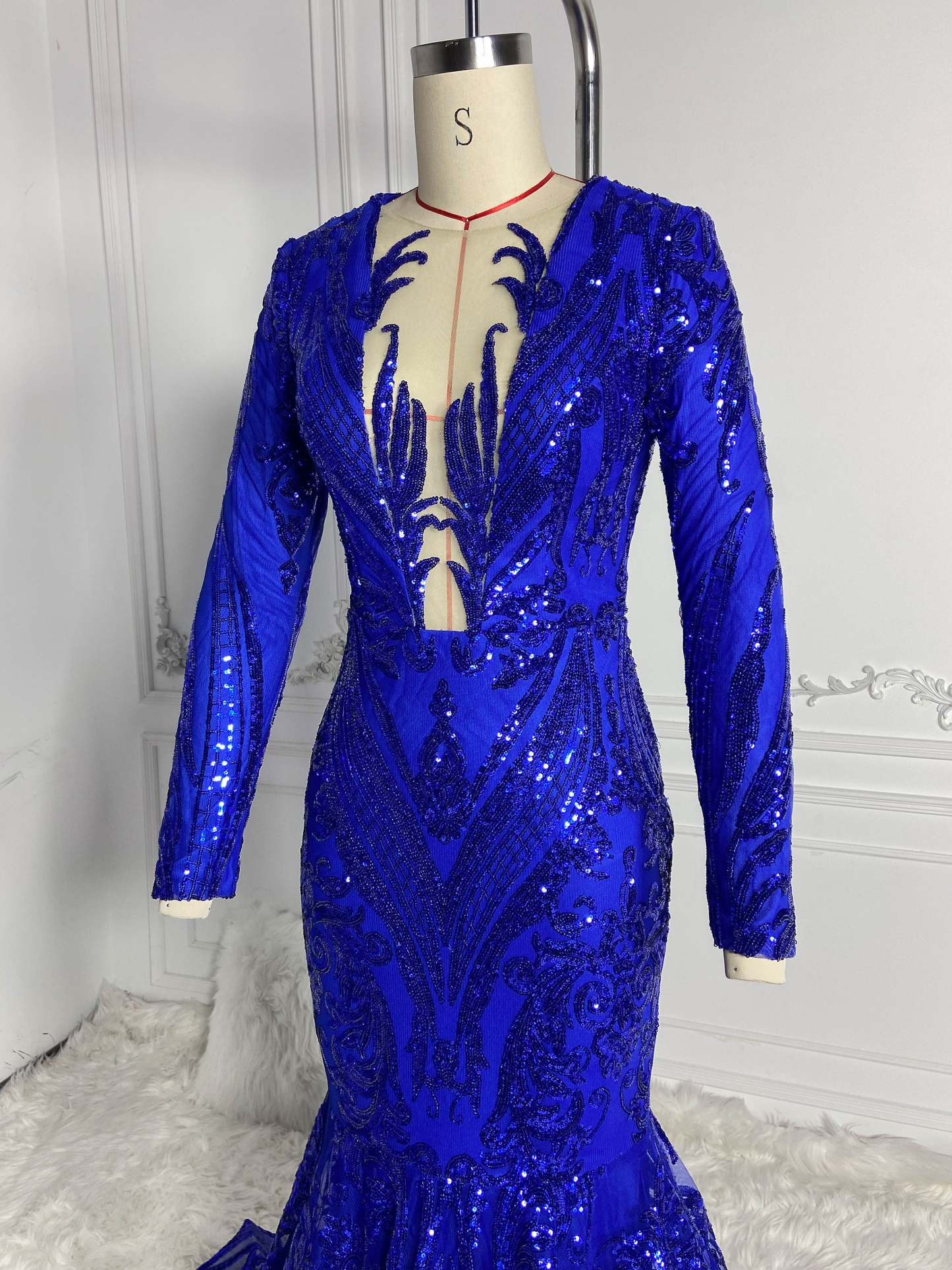 Blue Round Neck Gowns