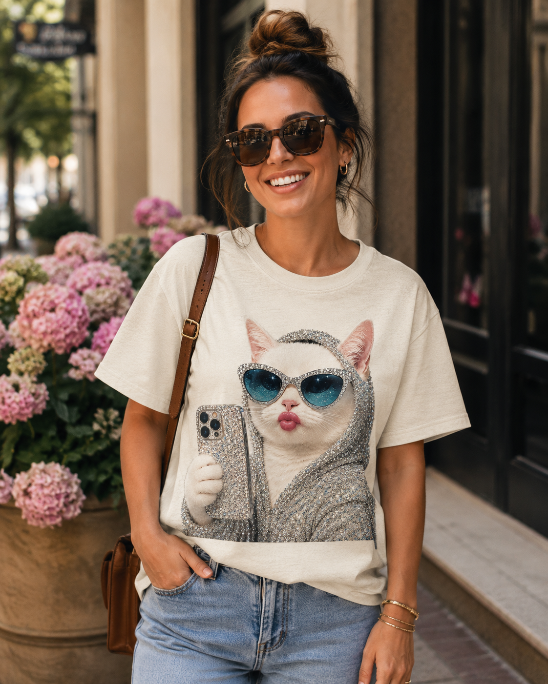 Selfie Queen Cat – Vintage Sunglasses Cat Tee