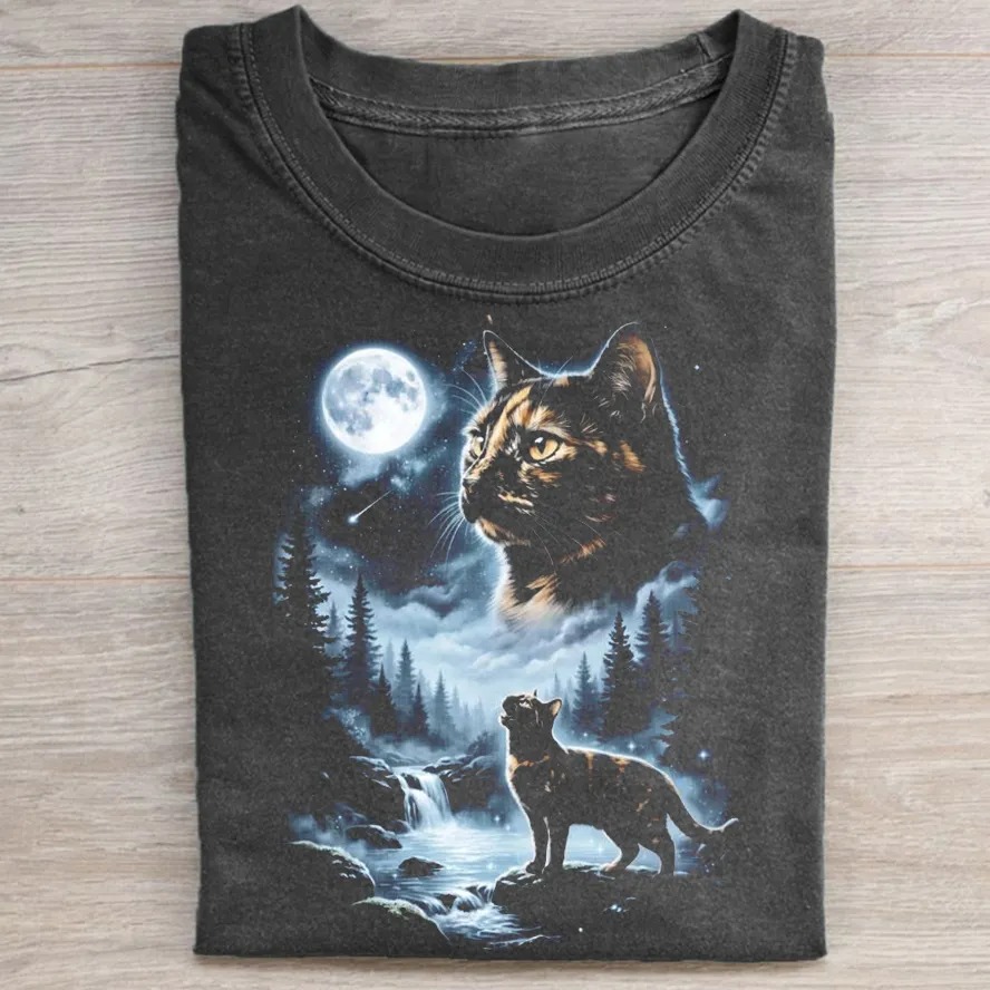 Tortoiseshell cat wailing at the moon T-shirt