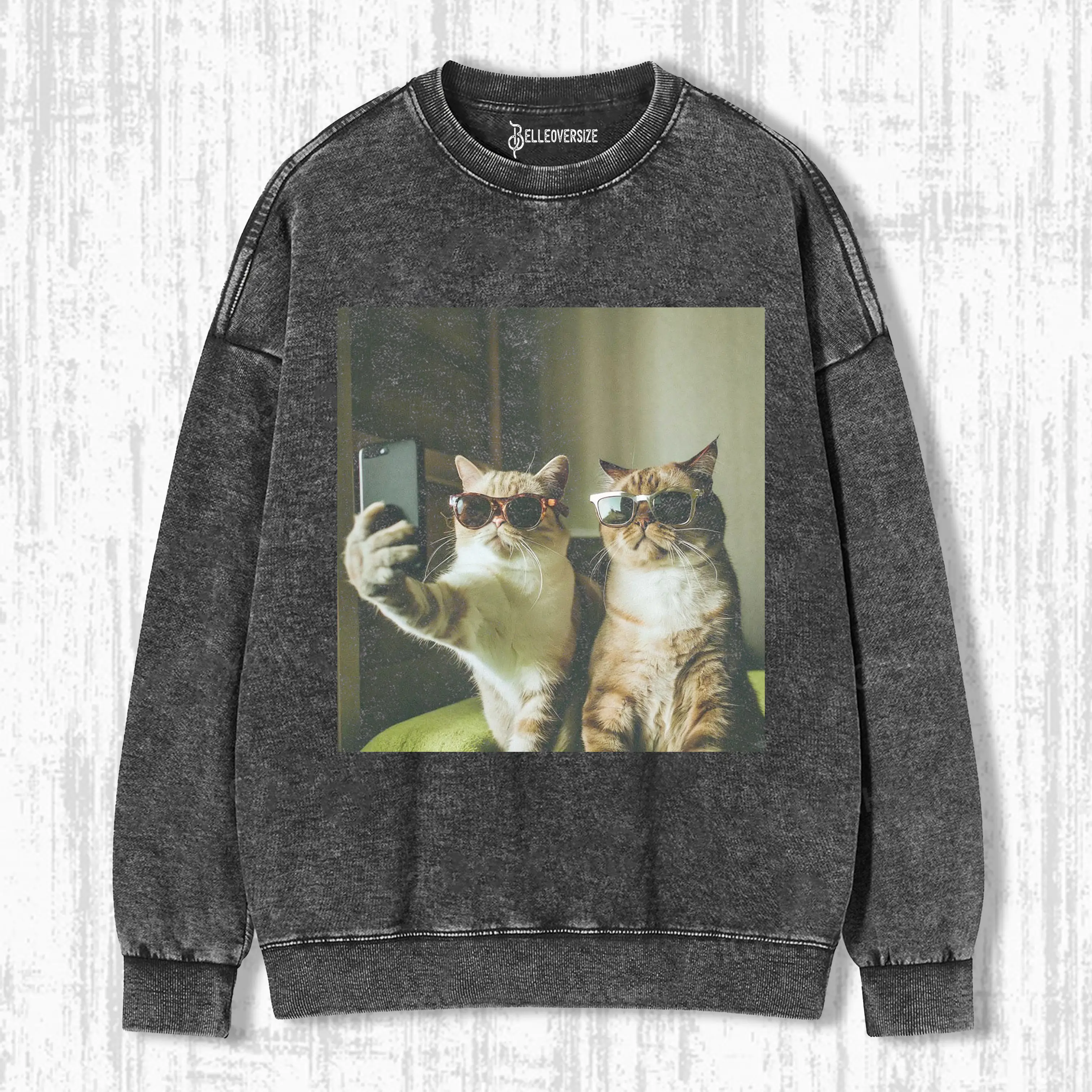 CAT TAKING A SELFIE SWEATSHIRTS