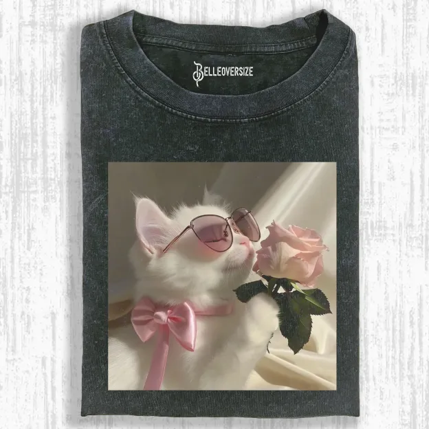 ELEGANT CAT  T-SHIRT 