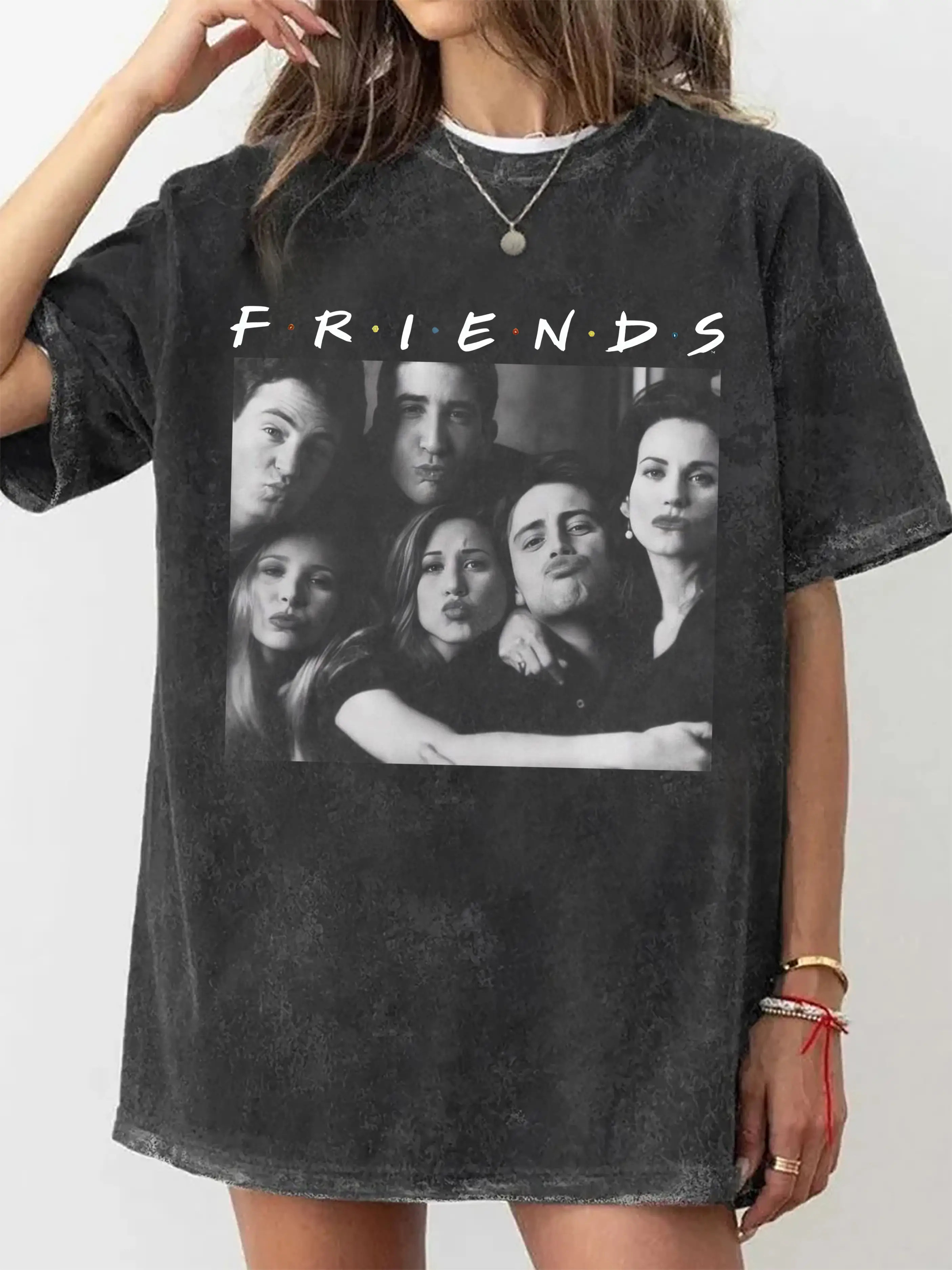 FRIENDS T-SHIRT