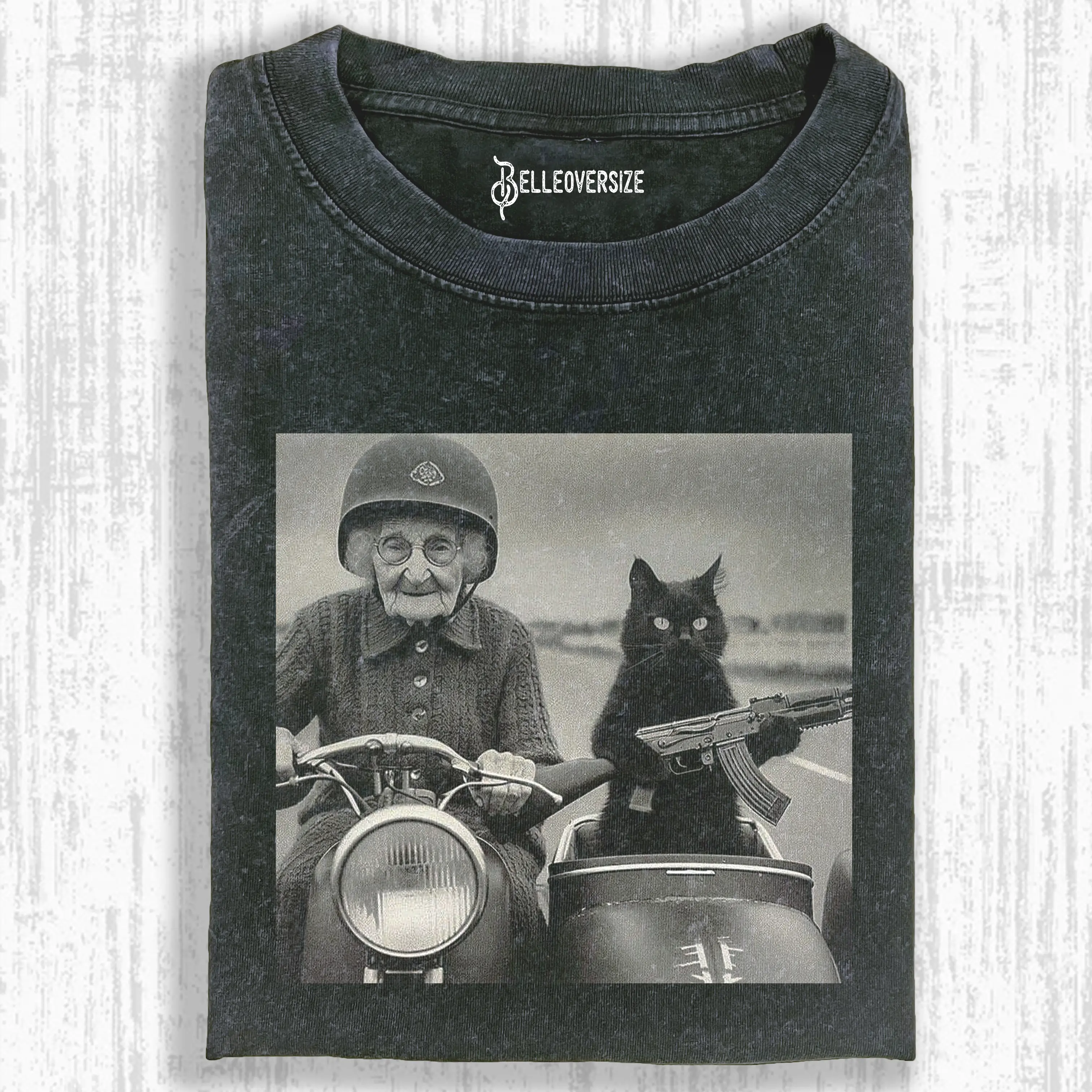 FUNNY GRANDMA AND CAT T-SHIRT