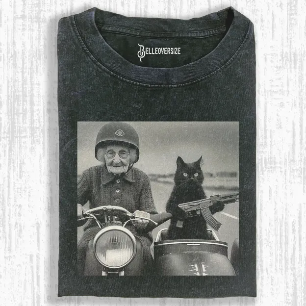FUNNY GRANDMA AND CAT T-SHIRT