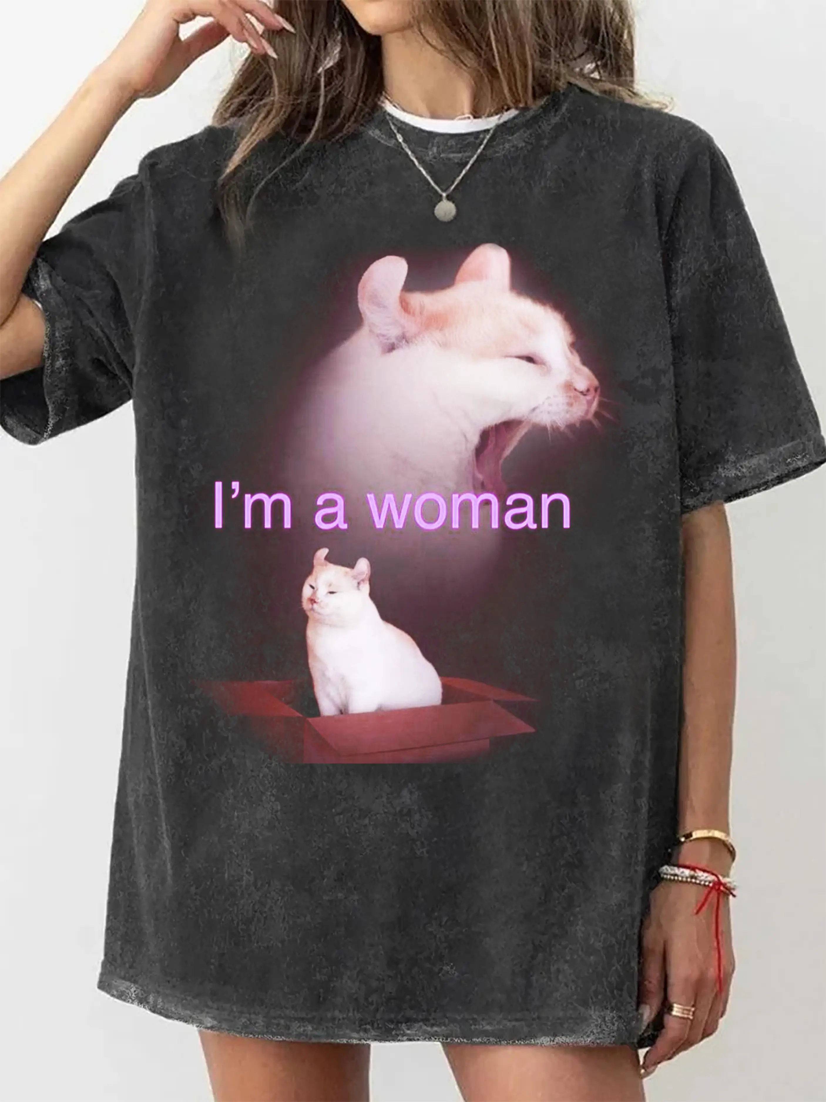 IM A WOMAN  T-SHIRT