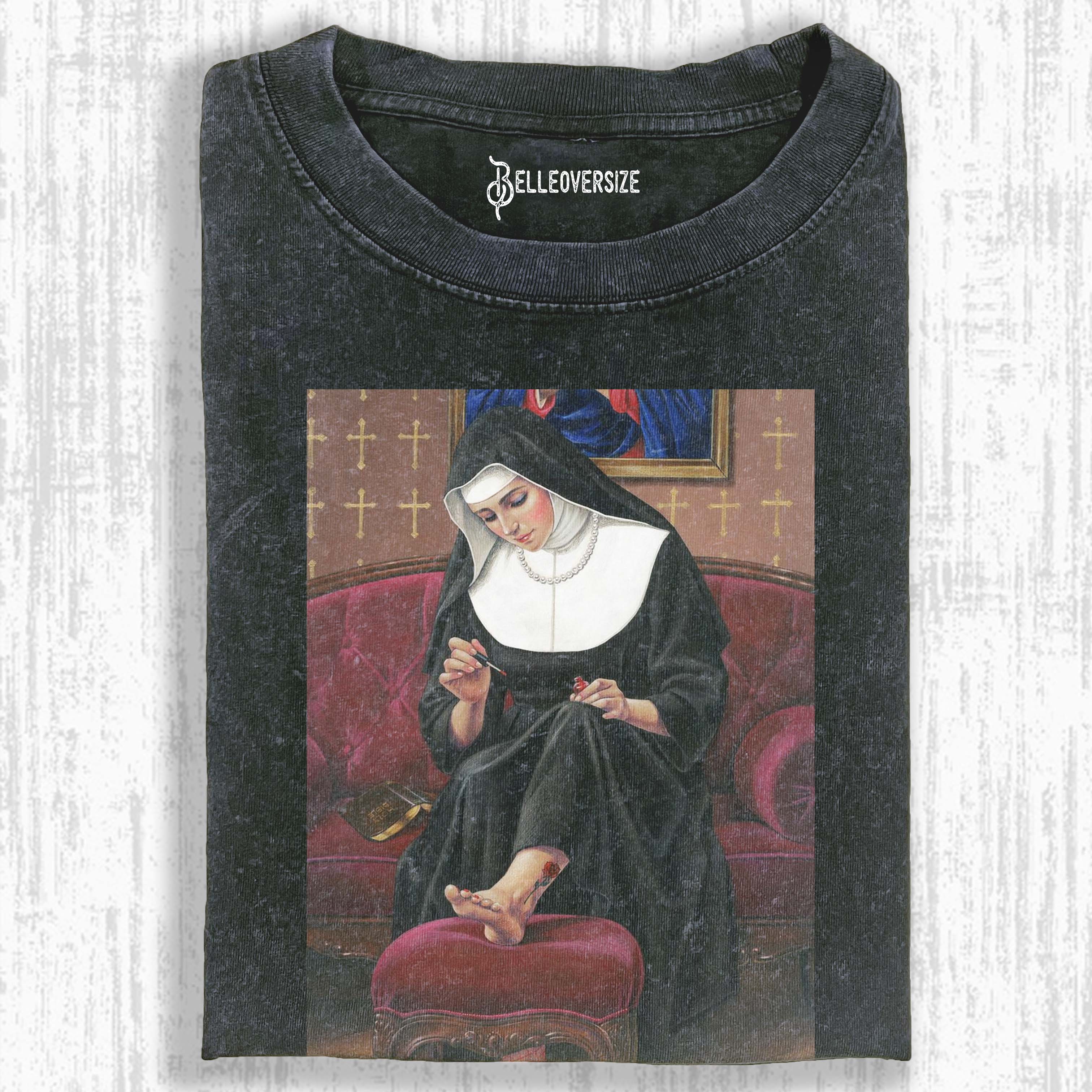 NUNS T-SHIRT