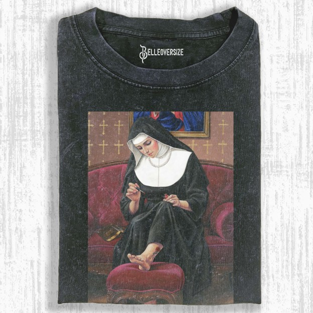 NUNS T-SHIRT