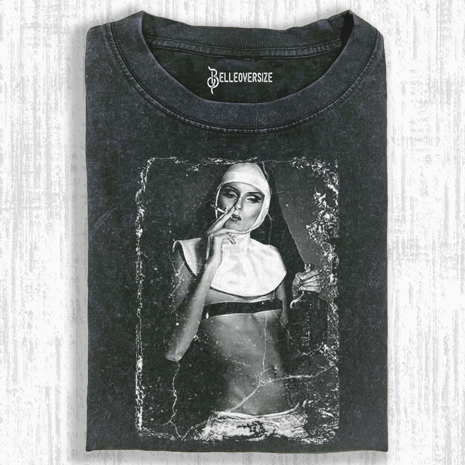 NUNS T-SHIRT